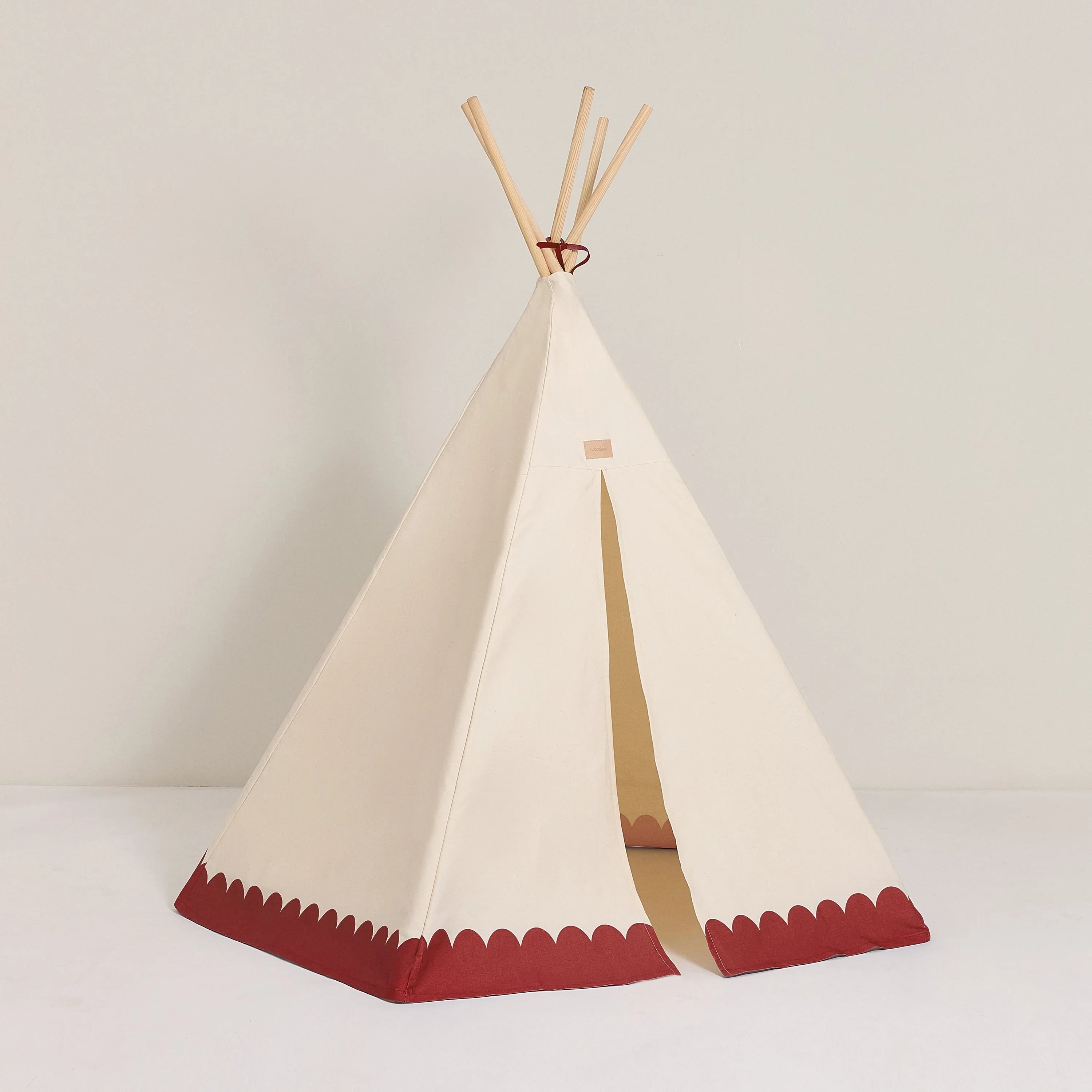 Nobodinoz Arizona teepee, ivory organic cotton, carmine red base, wooden poles