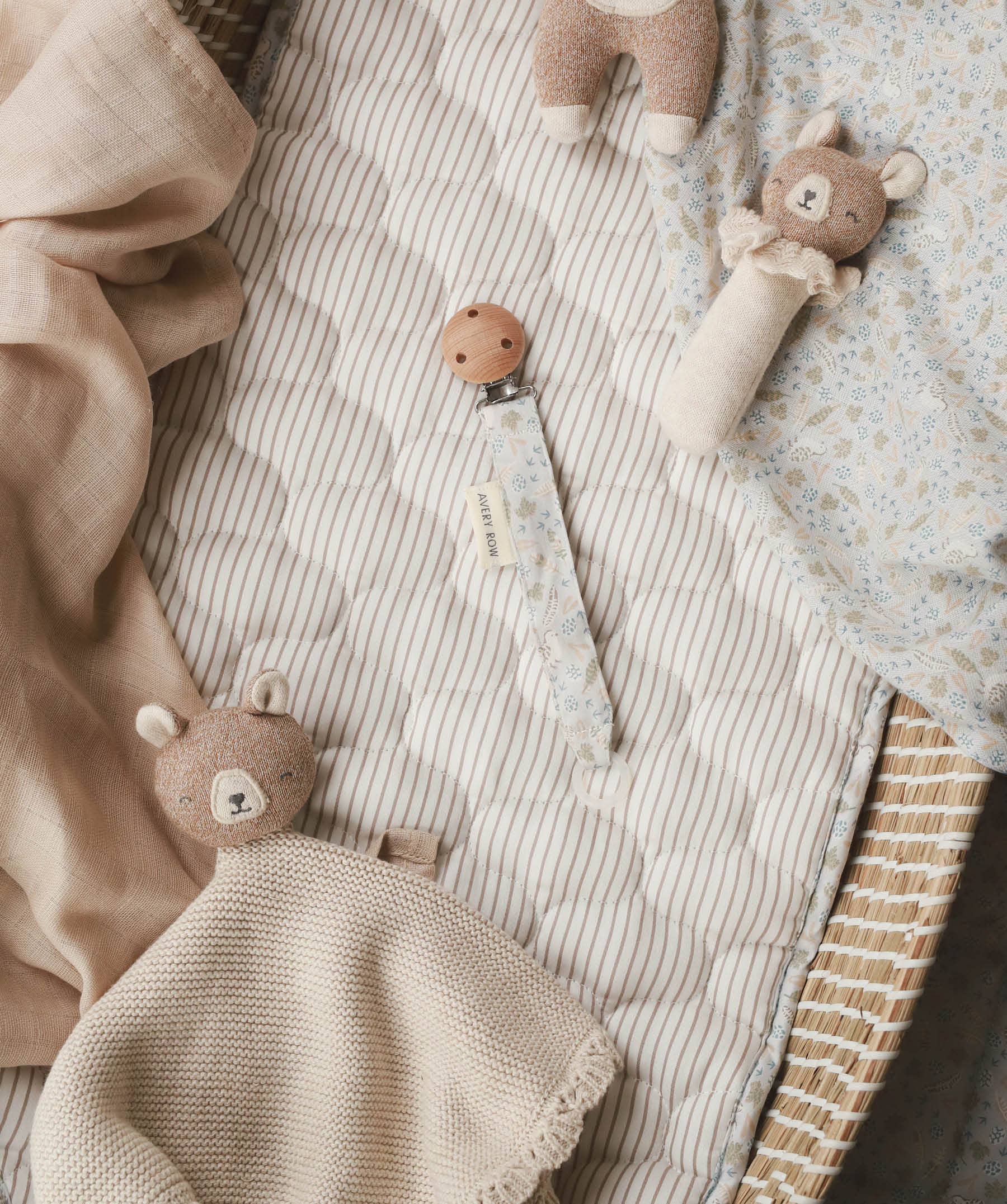 Avery Row Pacifier Holder