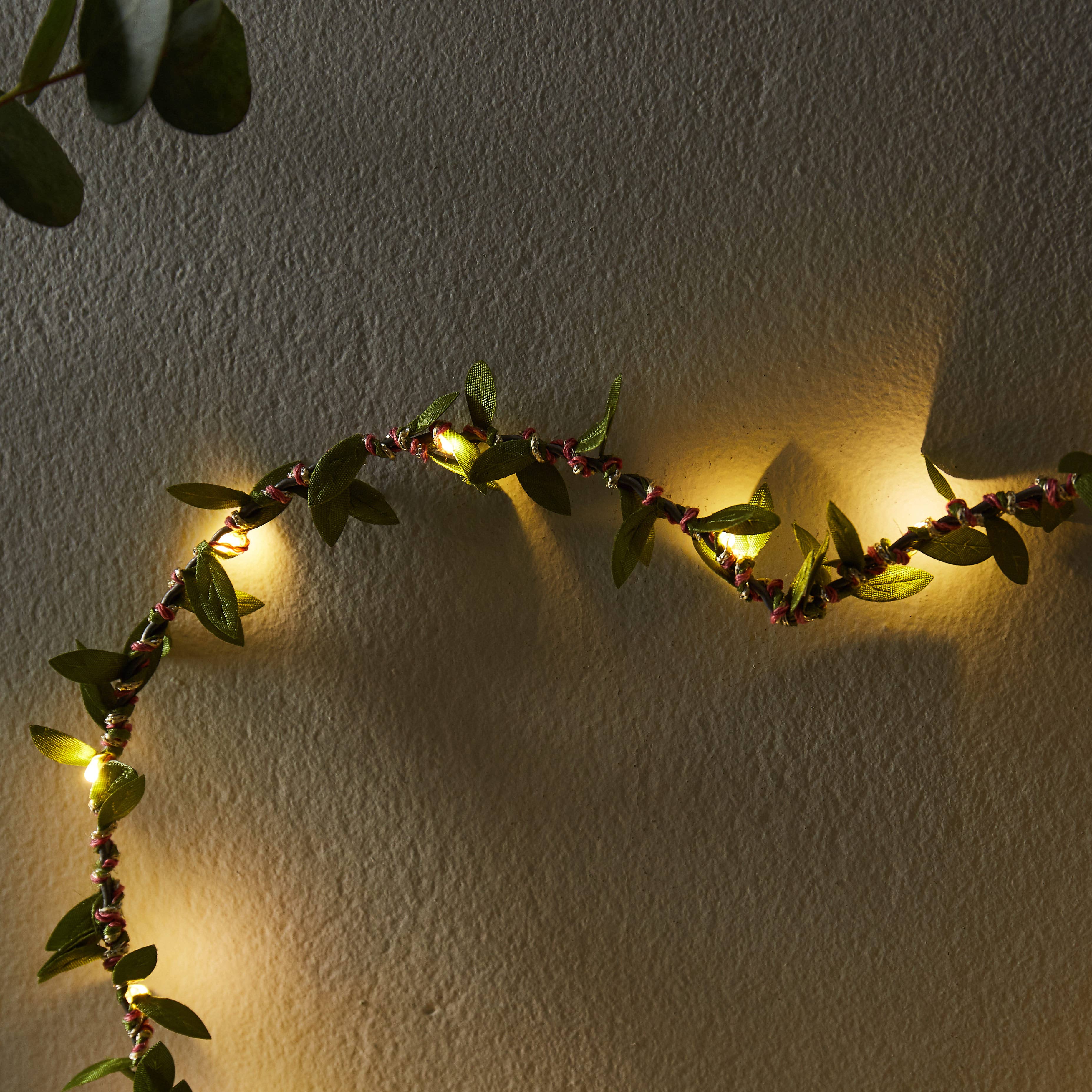 Leaf Heart Light: Spring Green