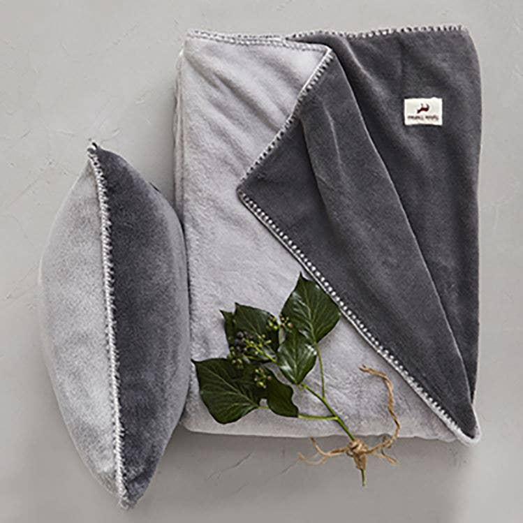 Polar Throw - Pearl Grey/Charcoal 150x200cm | Sylvie Thiriez