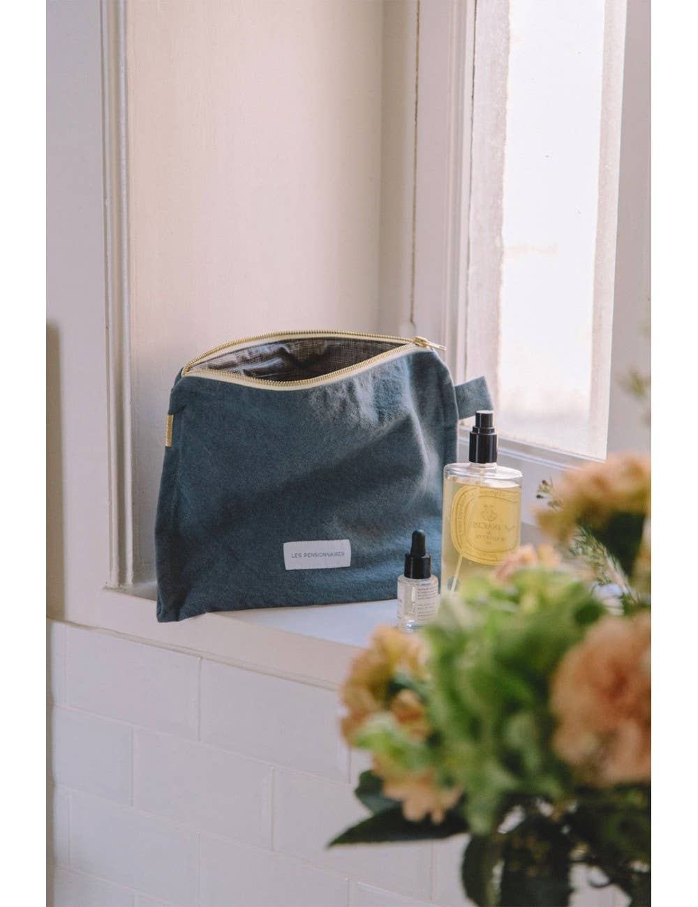 Les Pensionnaires Toiletry Bag – Horizon Blue