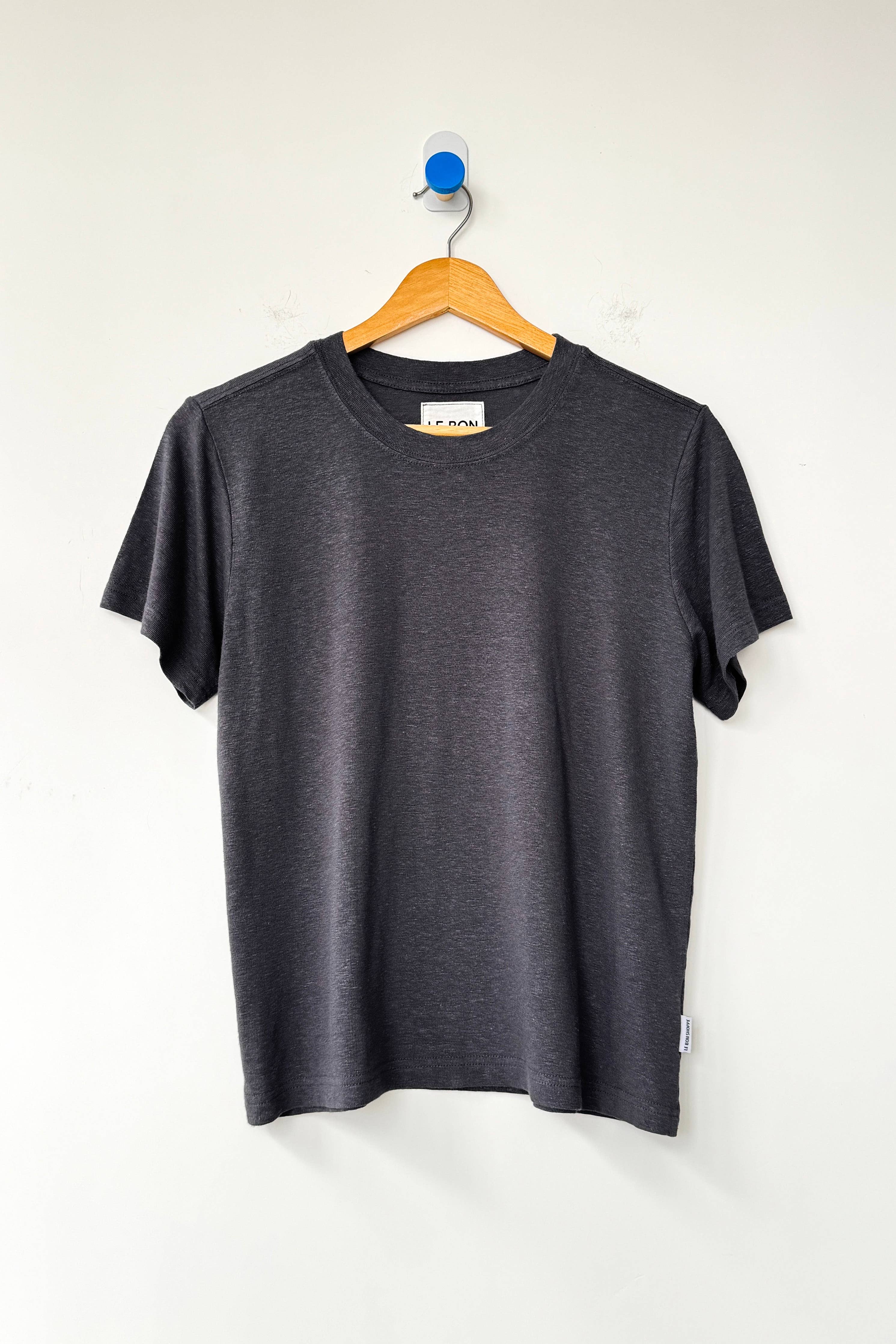Bo Linen Blend Tee in Charcoal — Le Bon Shoppe