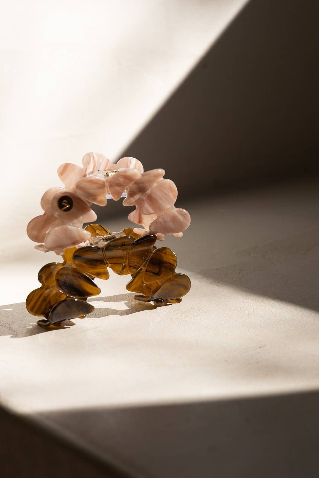 Signature Clamp - Cedar - Peignee Paris