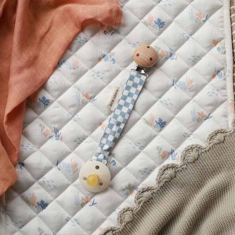 Avery Row Pacifier holder - Waves