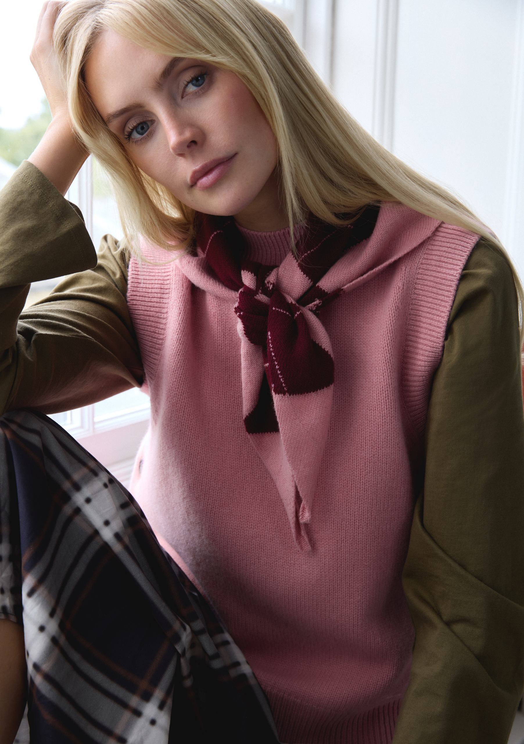 TBCo Merino Wool Triangle Scarf in Pink Argyle