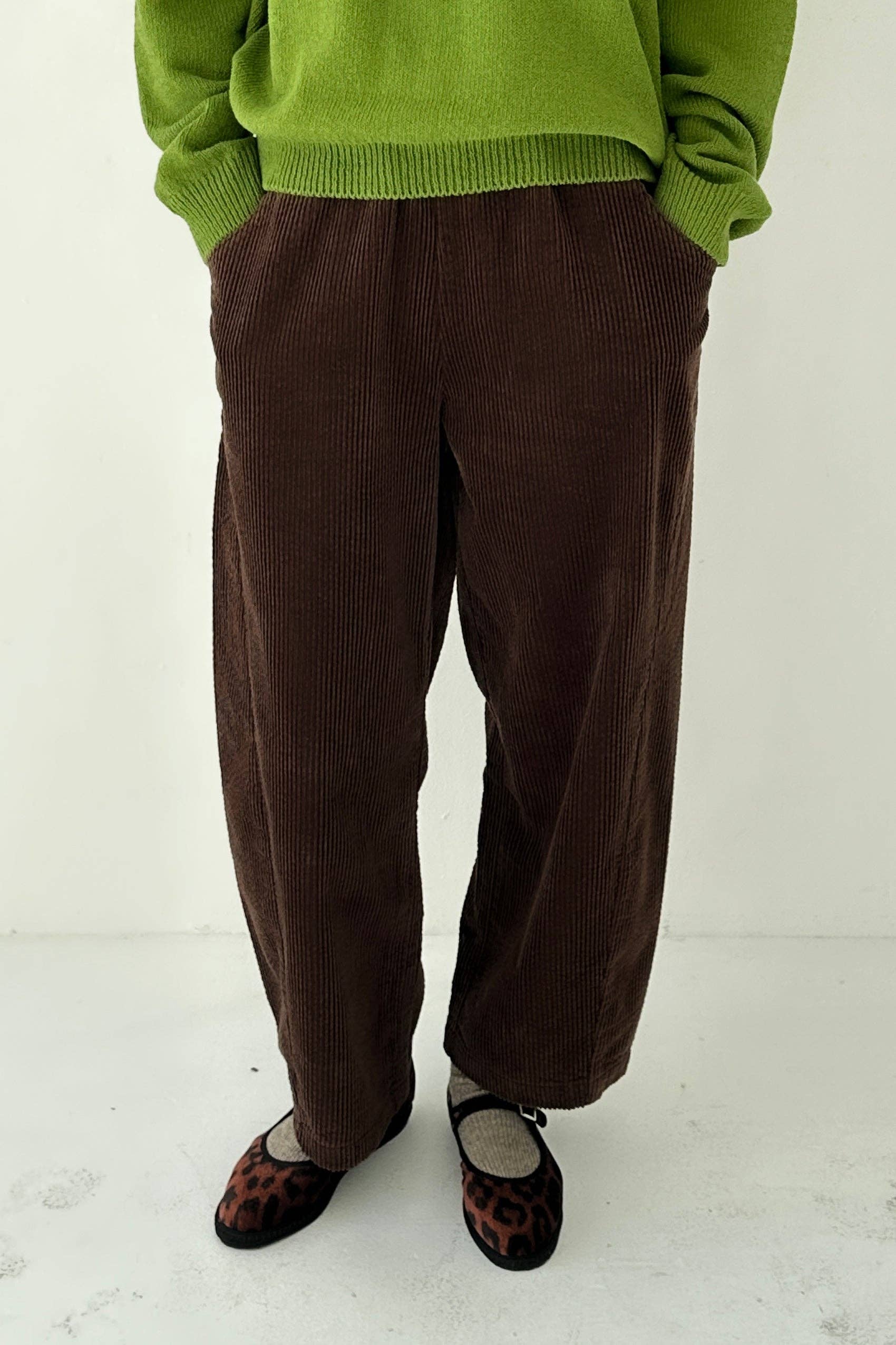 Soft Corduroy Arc Pants Chocolate - Le Bon Shoppe