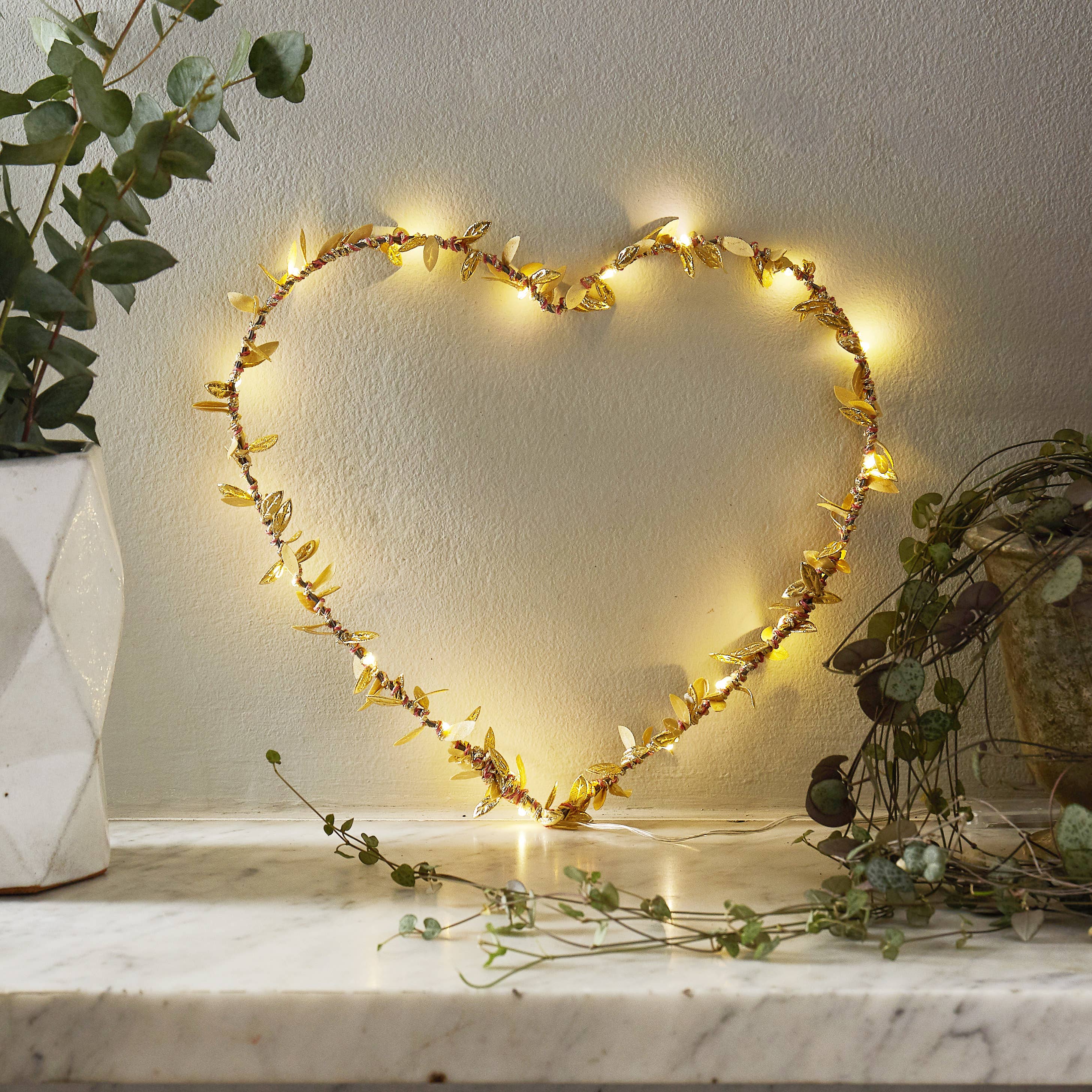 Leaf Heart Light: Spring Green