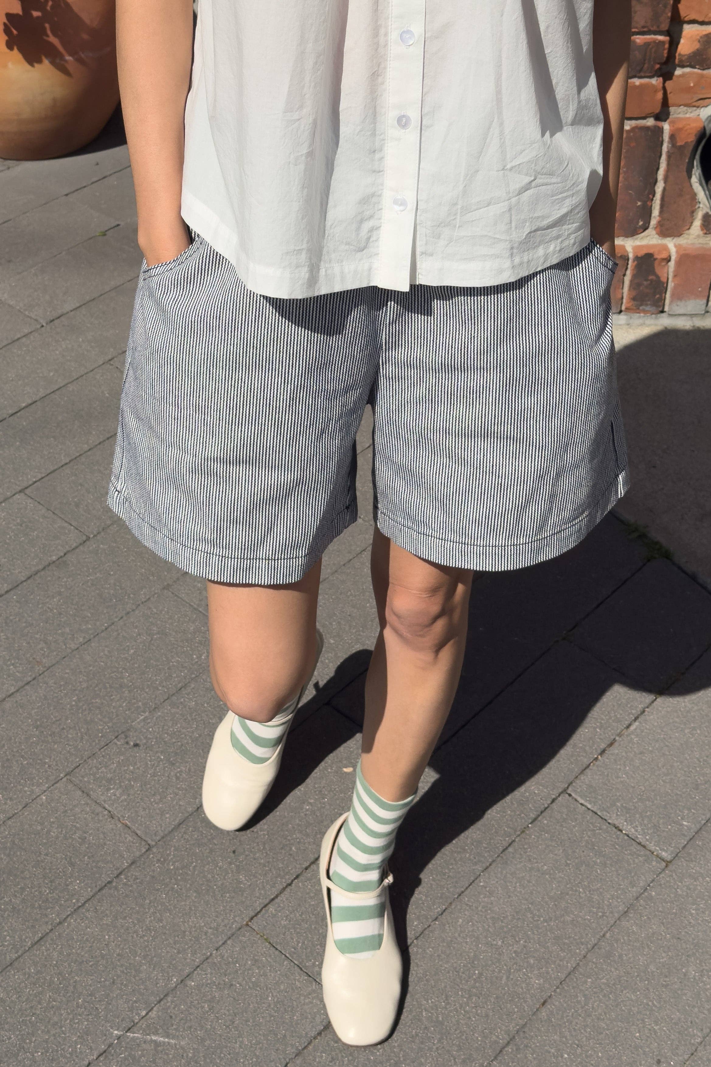 City Shorts in Naturel — Le Bon Shoppe