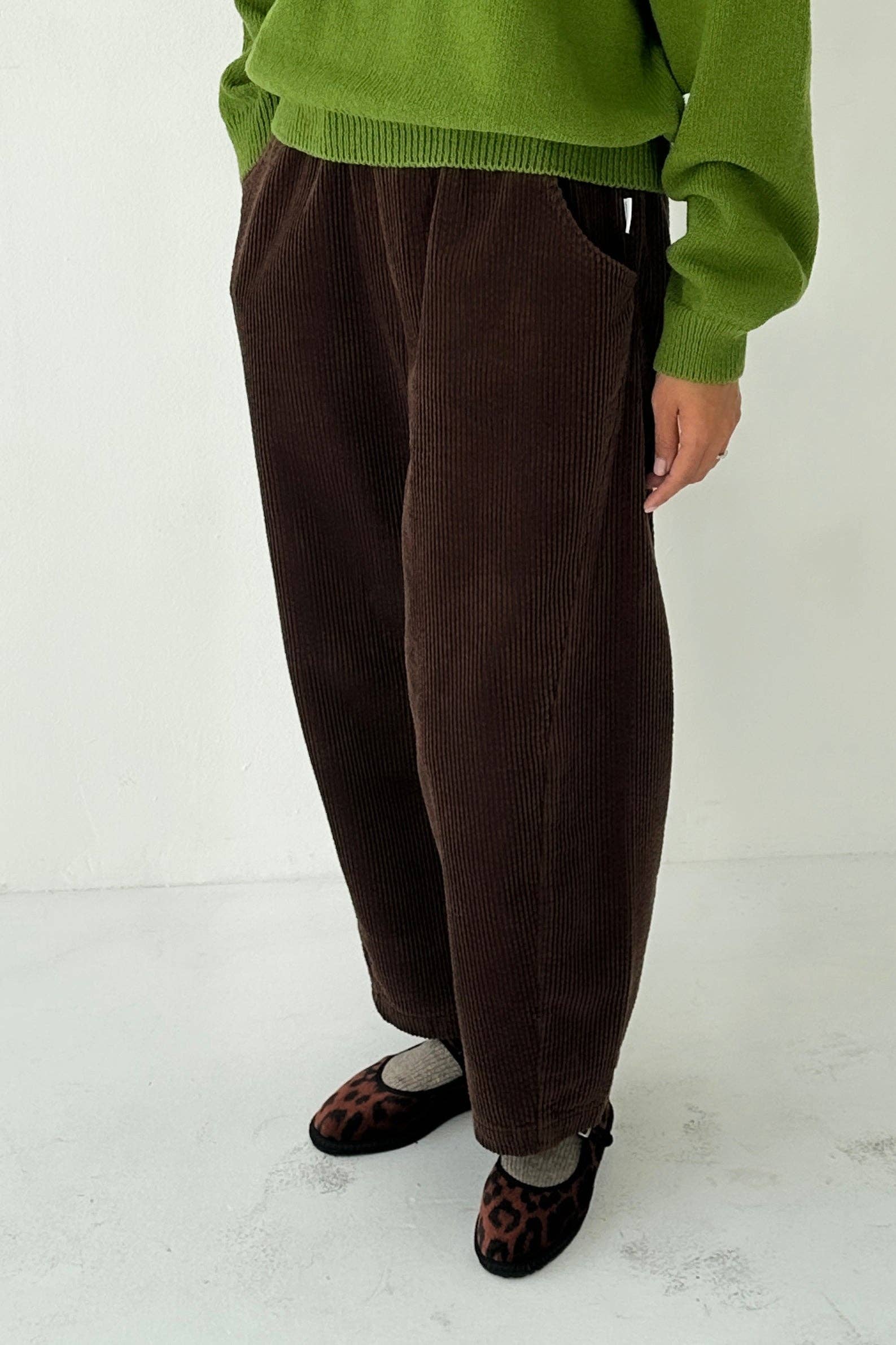 Soft Corduroy Arc Pants Chocolate - Le Bon Shoppe