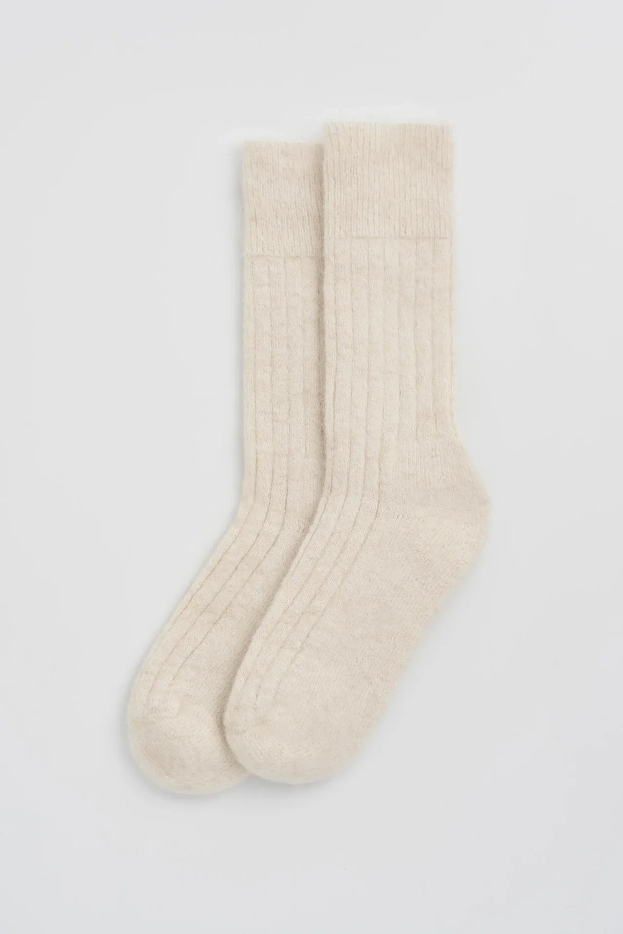 Le Bon Shoppe ribbed cashmere socks in cream