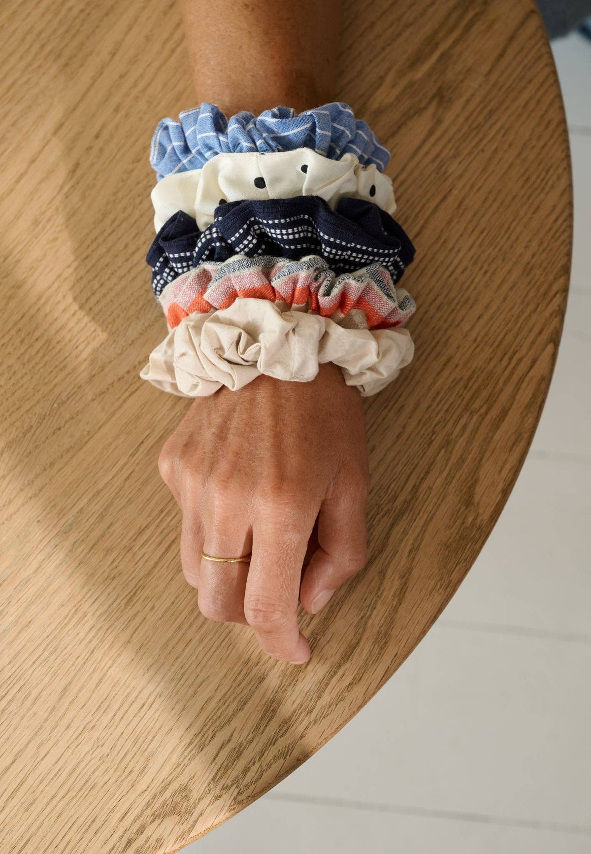 Less waste scrunchie: Multi stripe / One Size