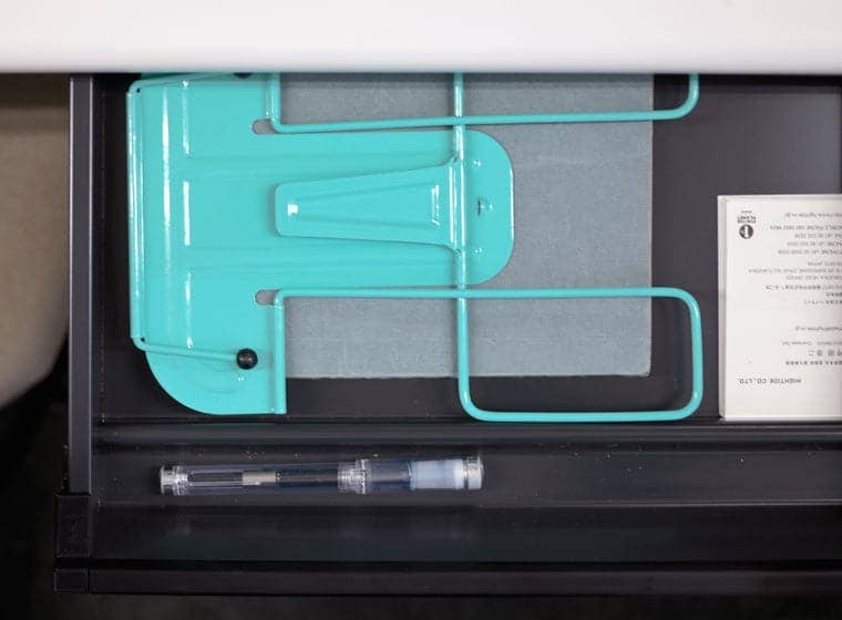 Hightide Metal Book Stand: Black