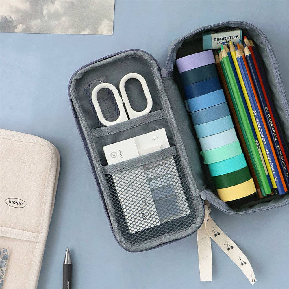 Iconic Cottony Grand Pen Case: Cotton Blue