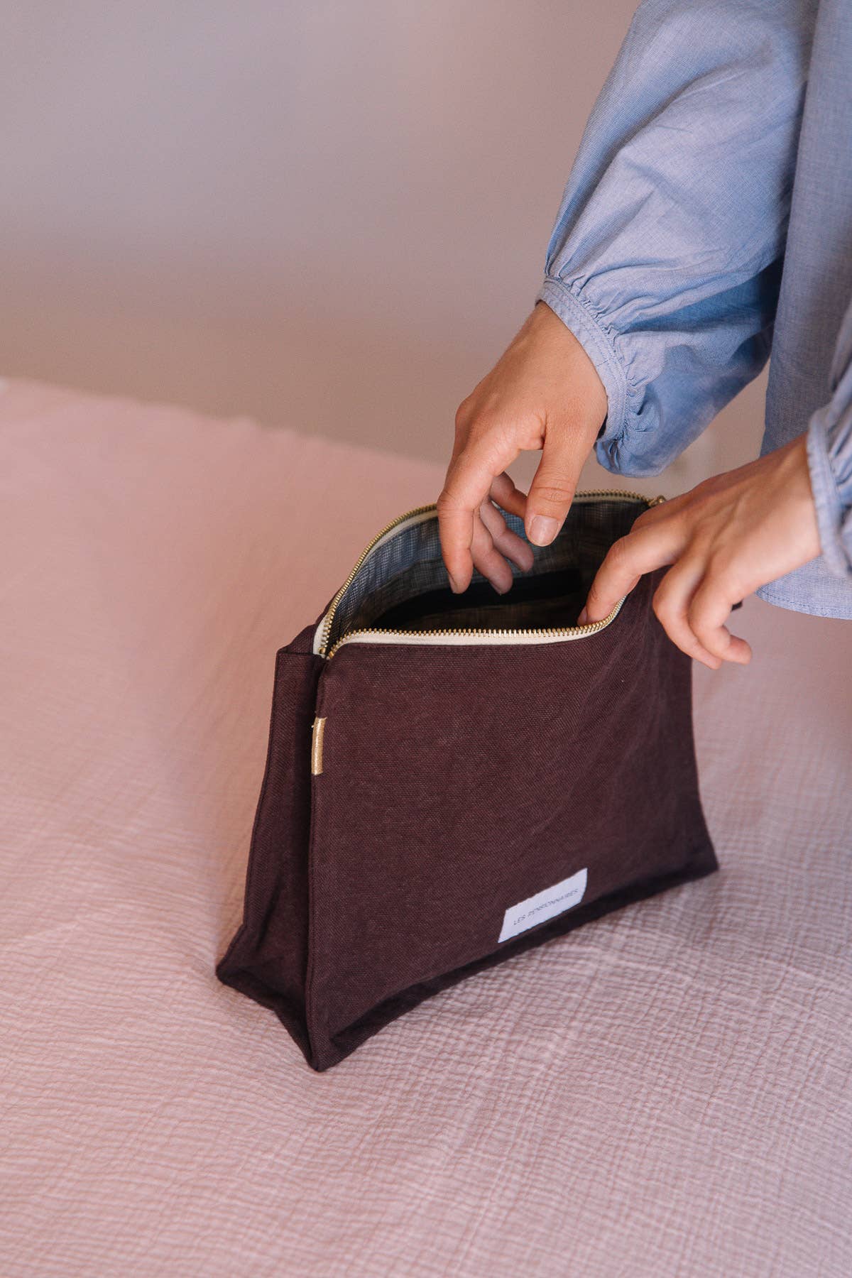 Les Pensionnaires Toiletry Bag – Eggplant Purple