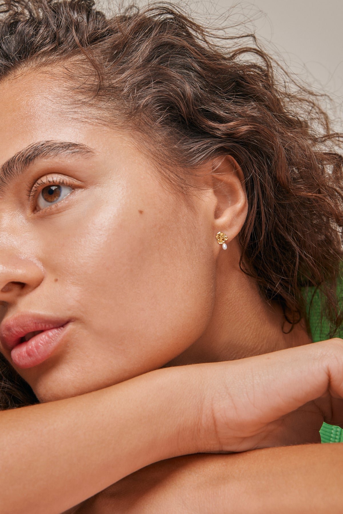 Enamel Copenhagen - Mio Pearl Studs – Gold