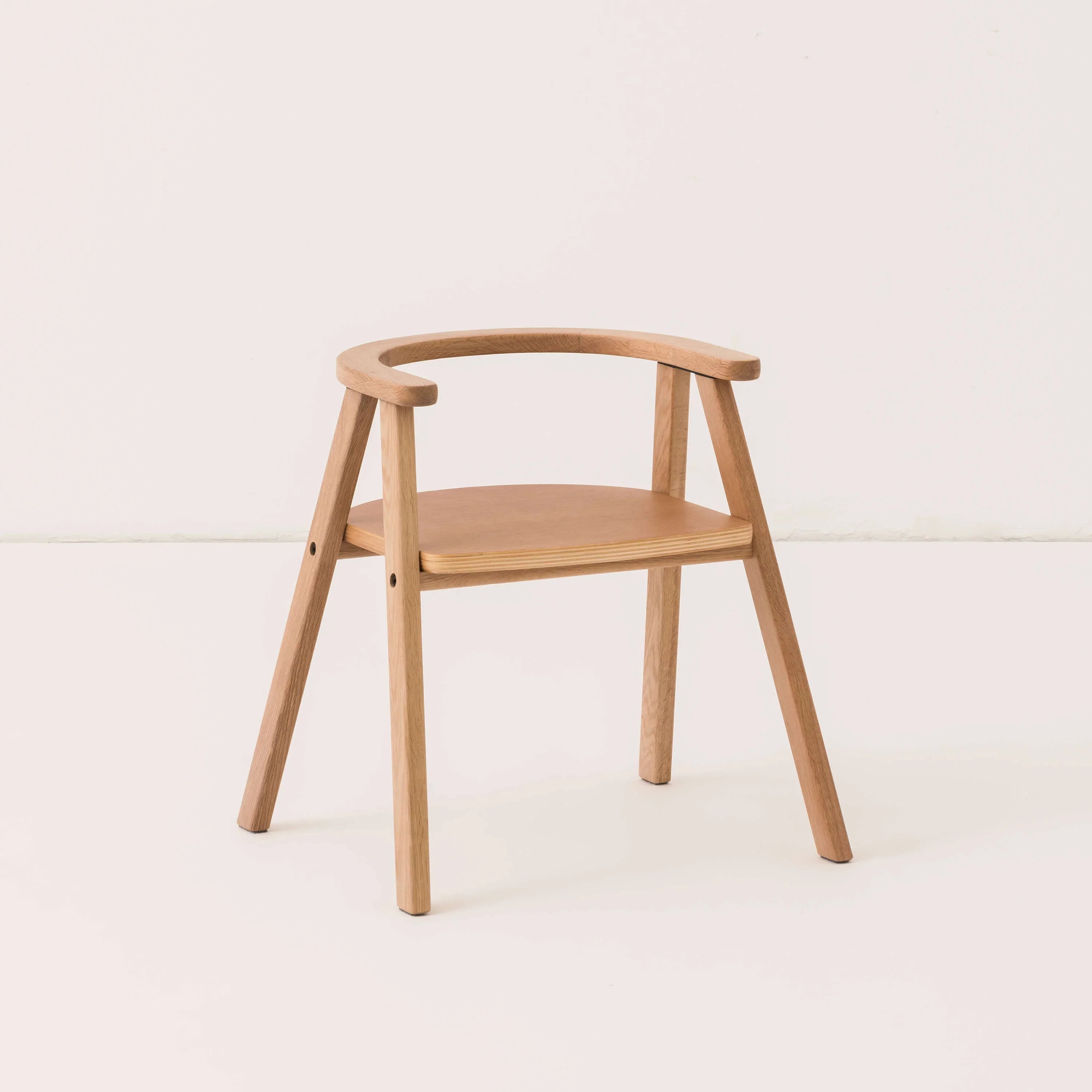 Nobodinoz Growing Green kid chair in natural oak wood, minimalist modern design
