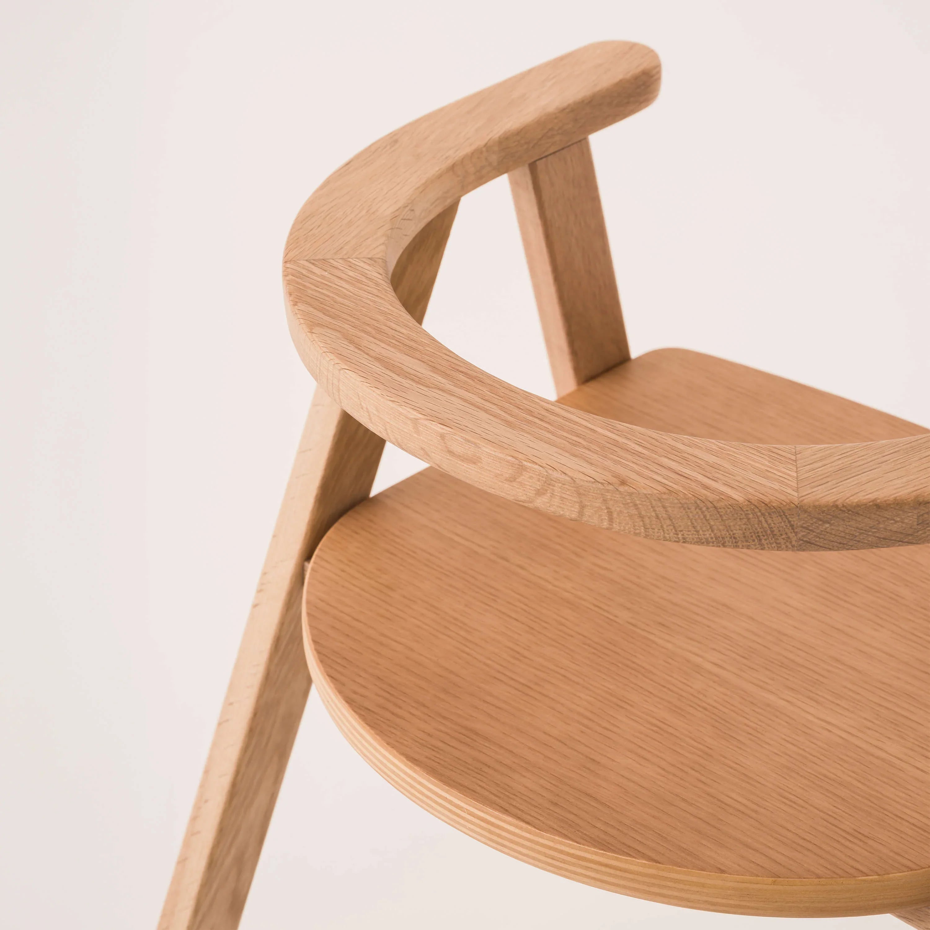 Nobodinoz Growing Green kid chair in natural oak wood, premium minimalist design