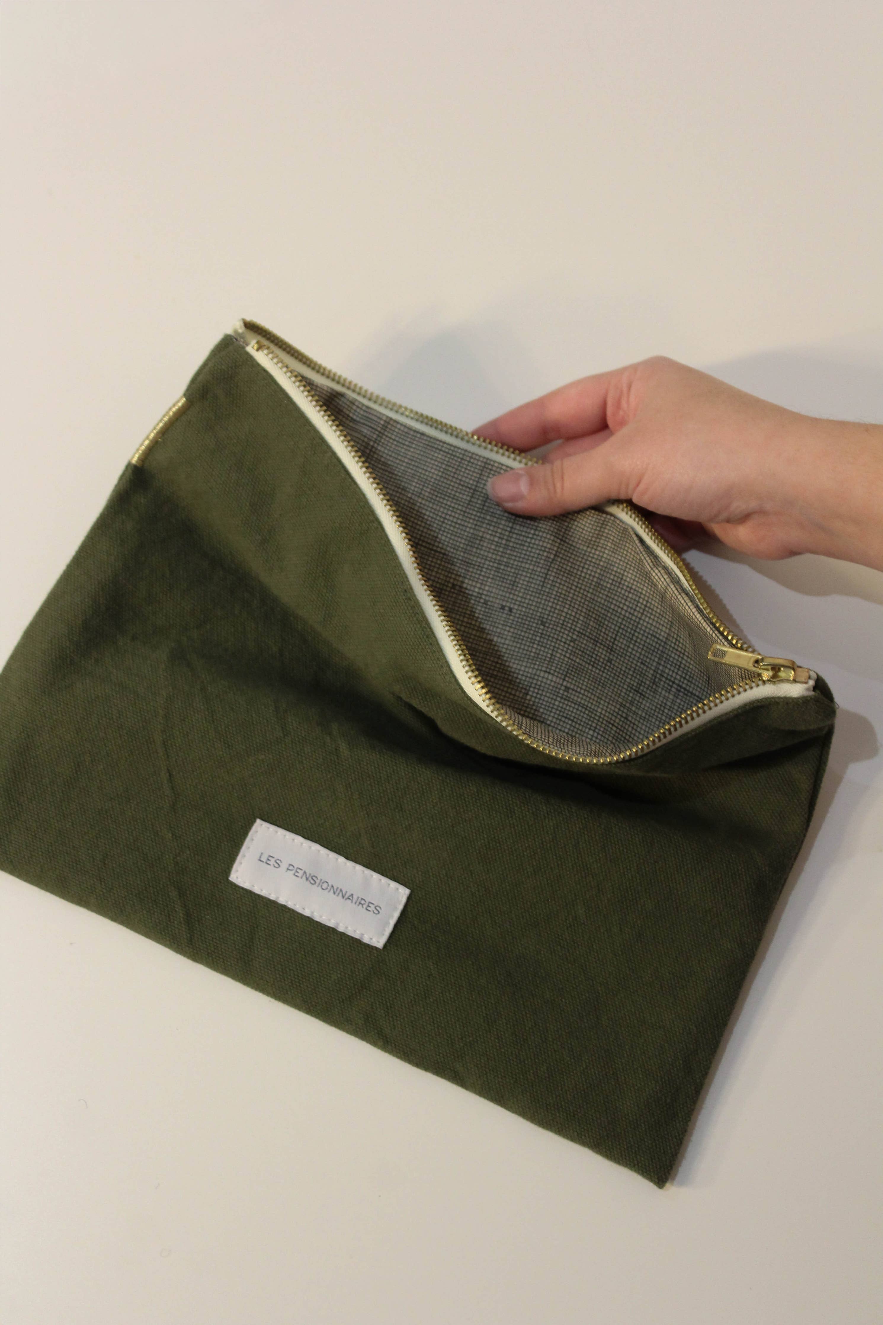 Les Pensionnaires Large Pouch in Moss Green