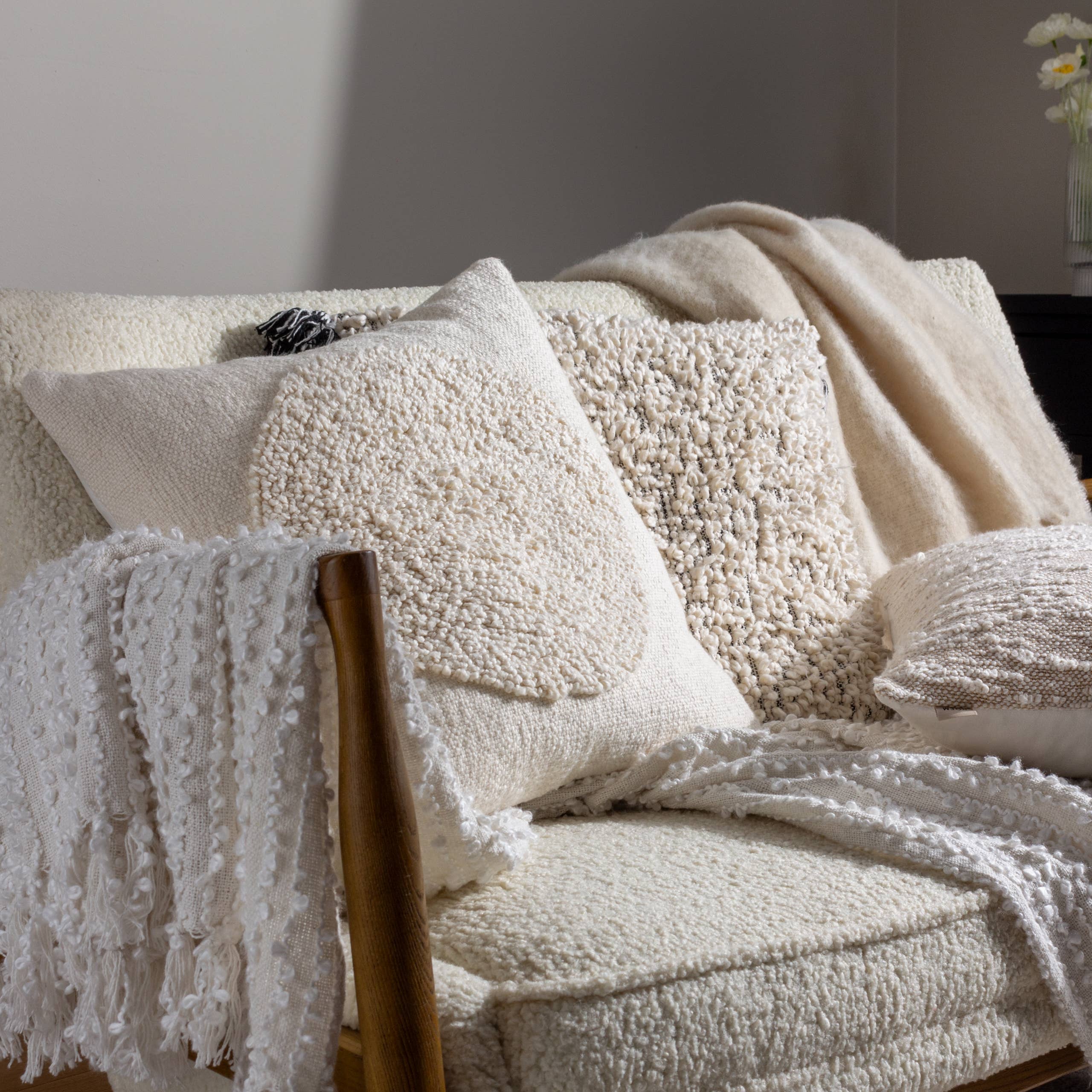 Eloise Cushion Natural: Natural / Feather Filled / 40 x 60cm