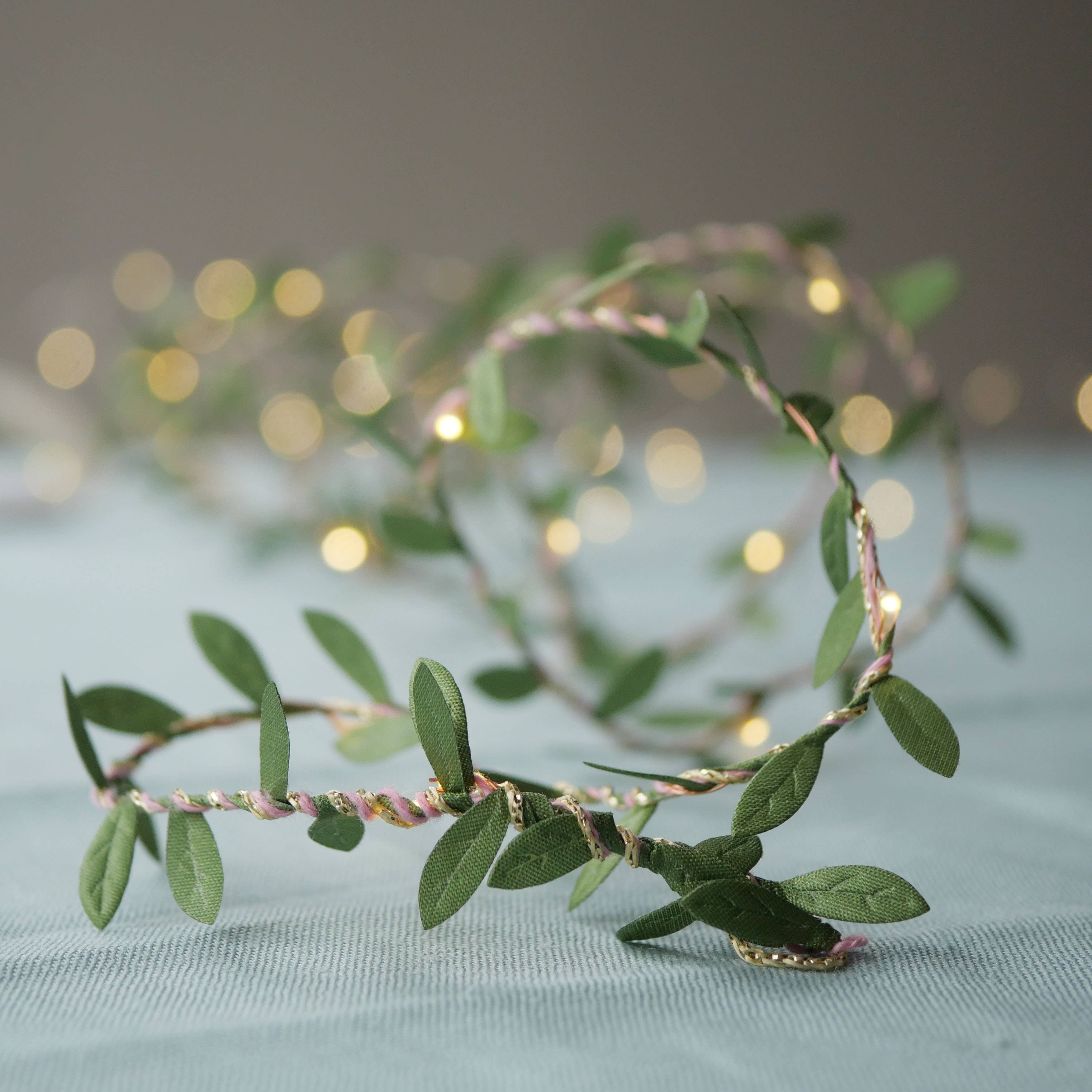 Christmas Green Leaf Fairy Light String: 5m (USB)