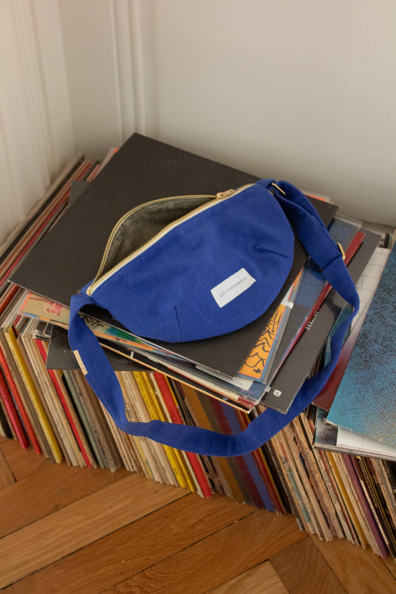 Les Pensionnaires Fanny pack in Ultramarine Blue
