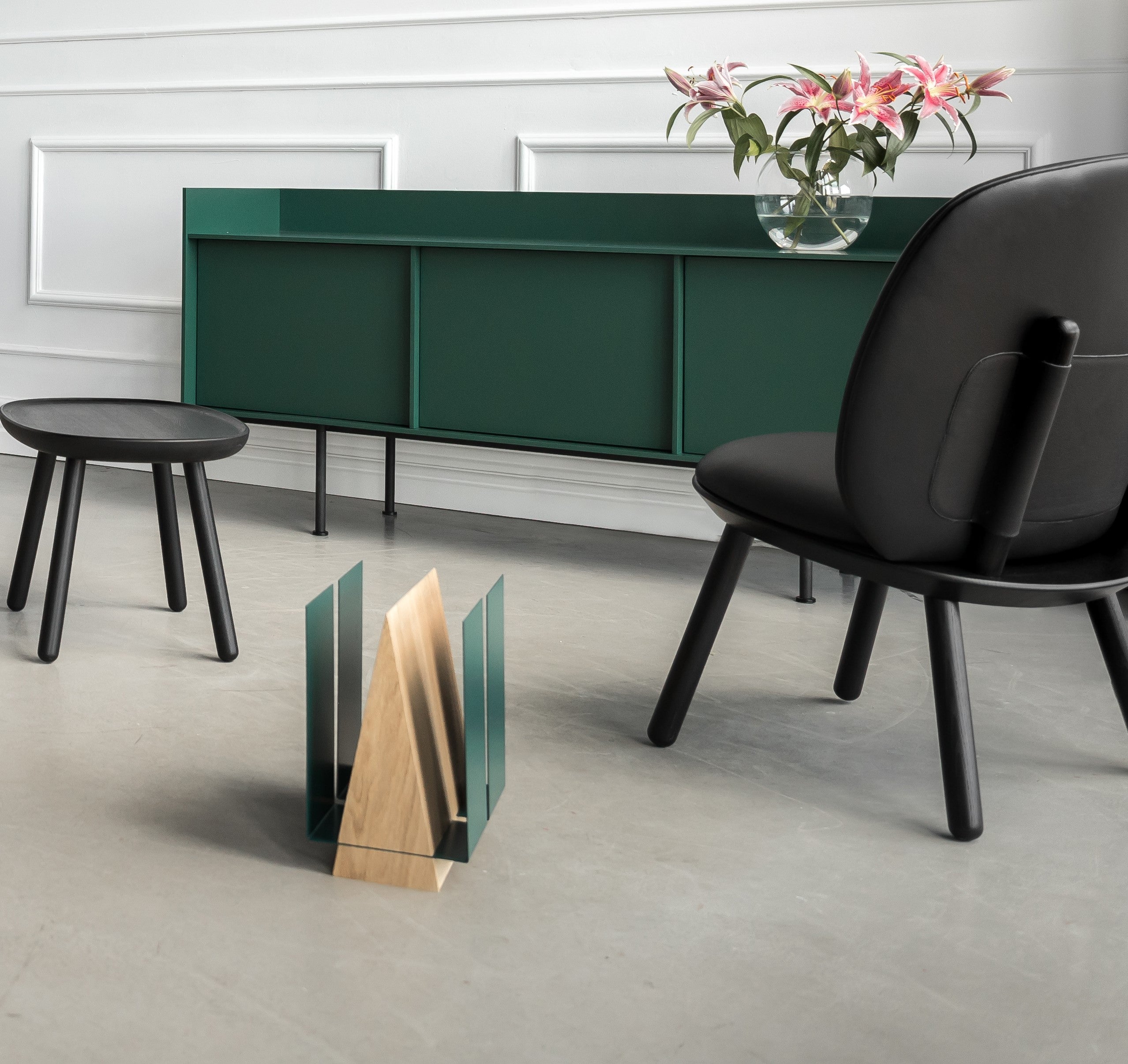 Free standing Magazine Rack WINGS