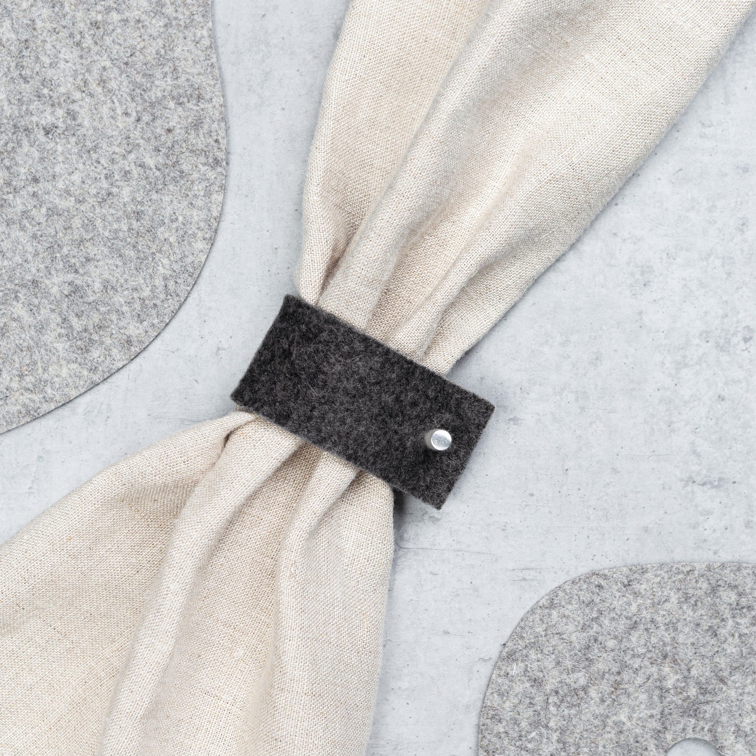 Felt napkin rings | set of 4 | black