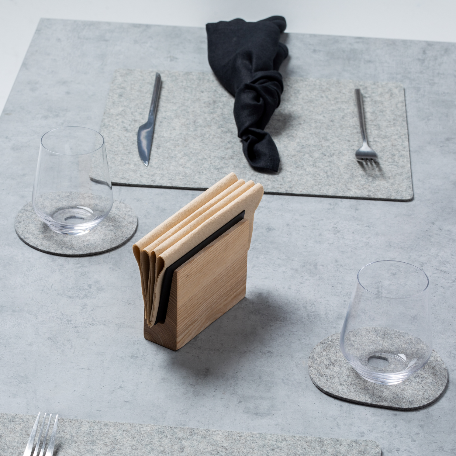 Wool felt placemat | Gray or black