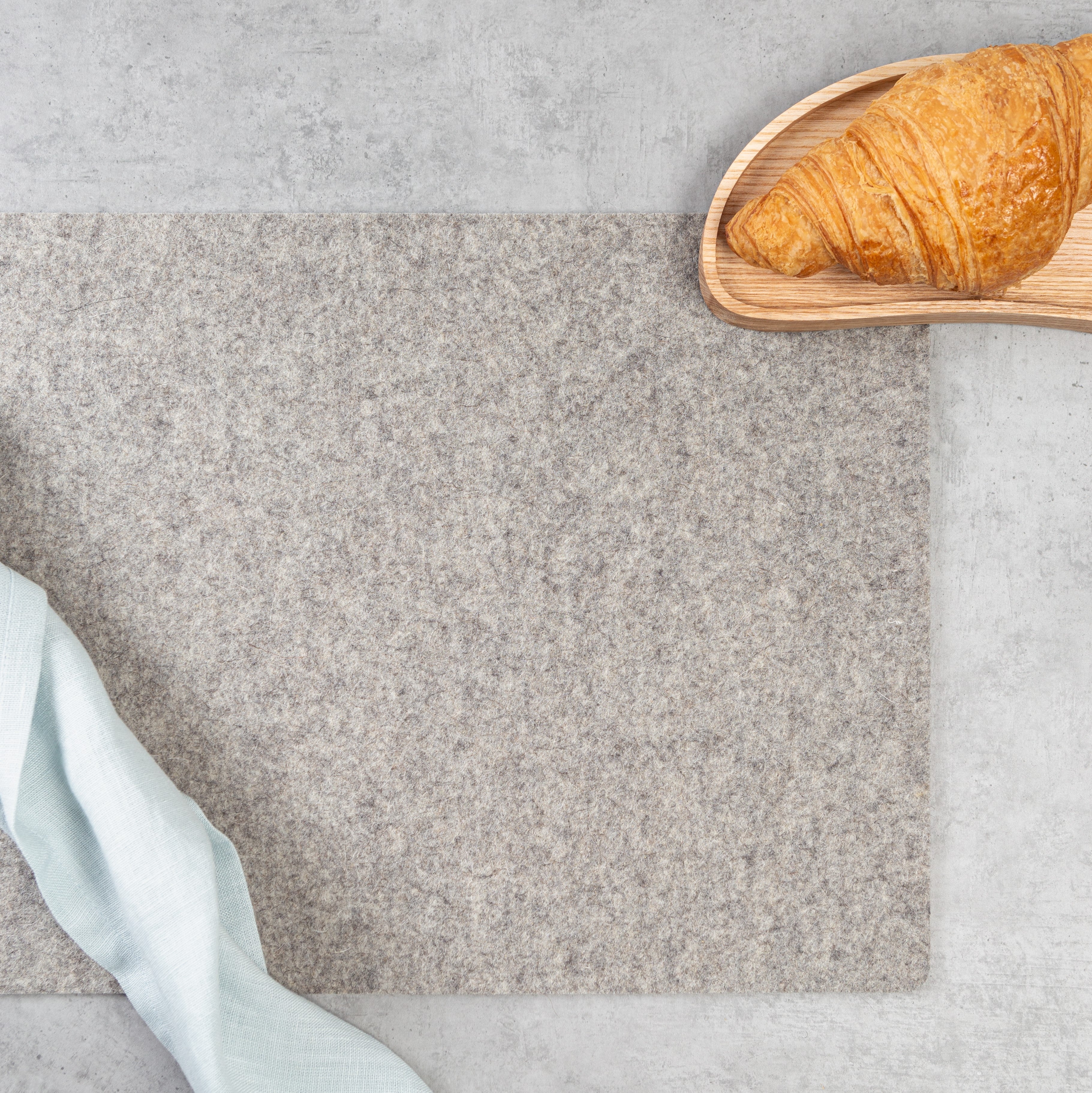 Wool felt placemat | Gray or black