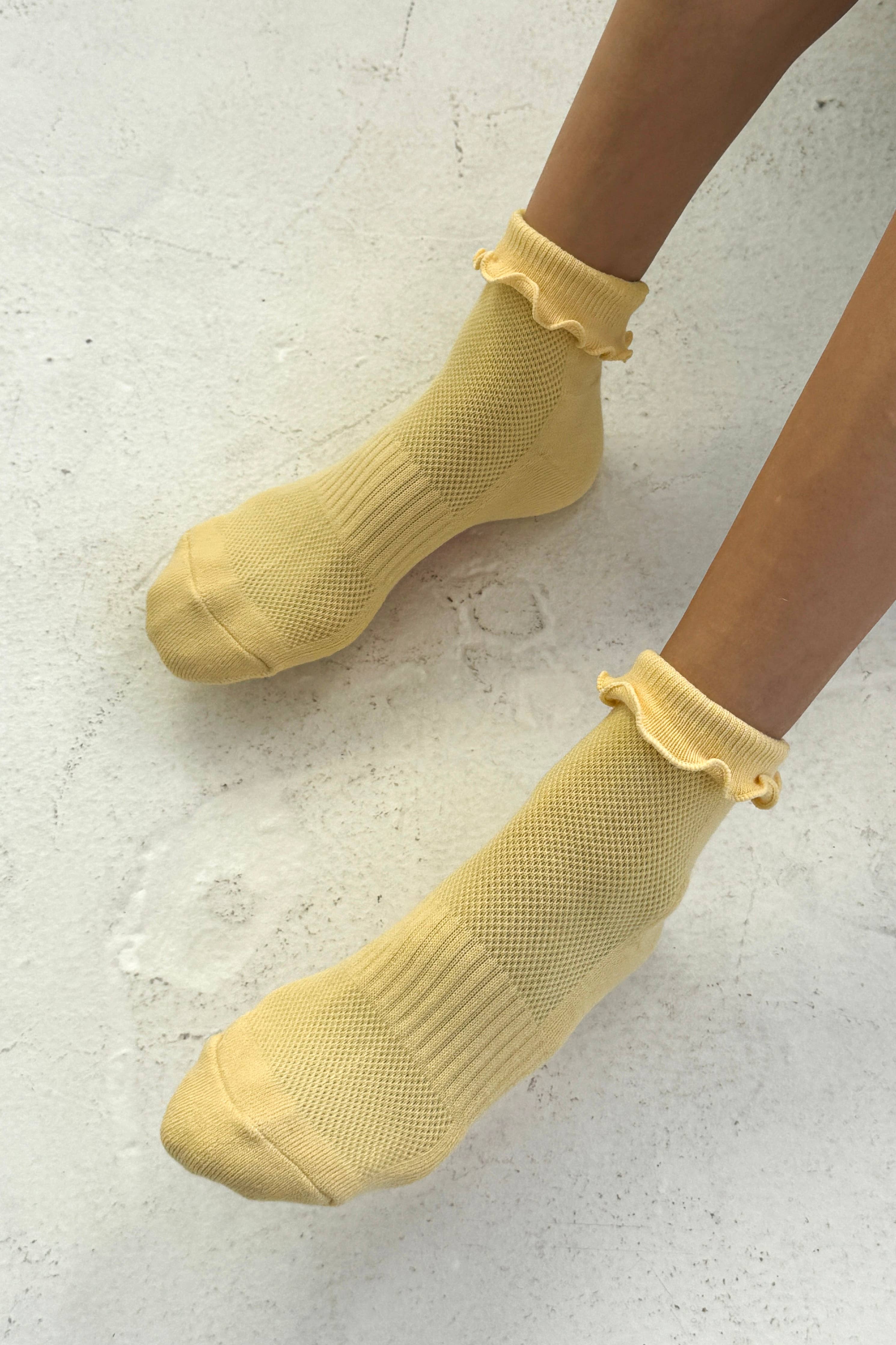 Ruffled Hugger Crew Socks Banana Cream/ Red - Le Bon Shoppe