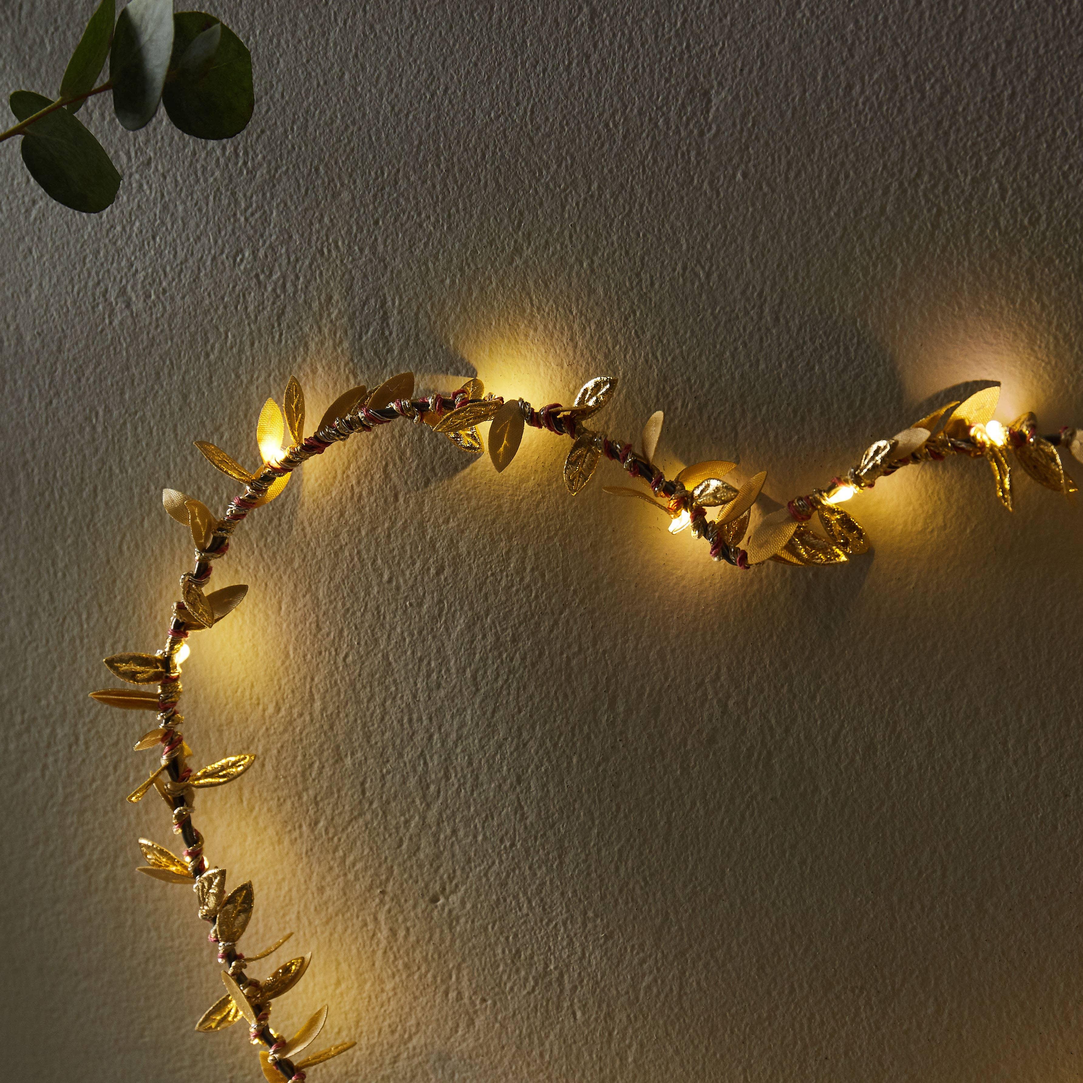 Leaf Heart Light: Spring Green