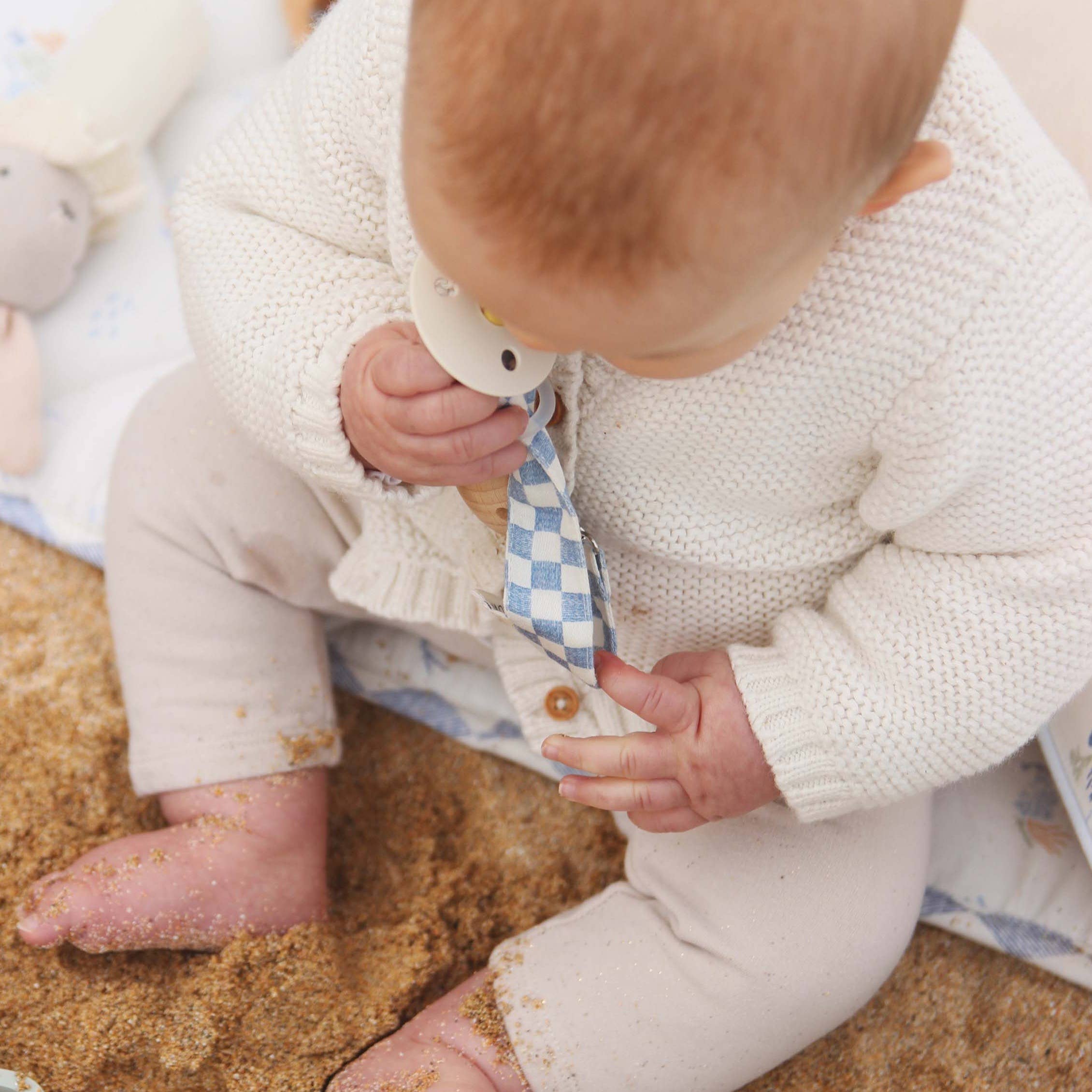 Avery Row Pacifier holder - Waves