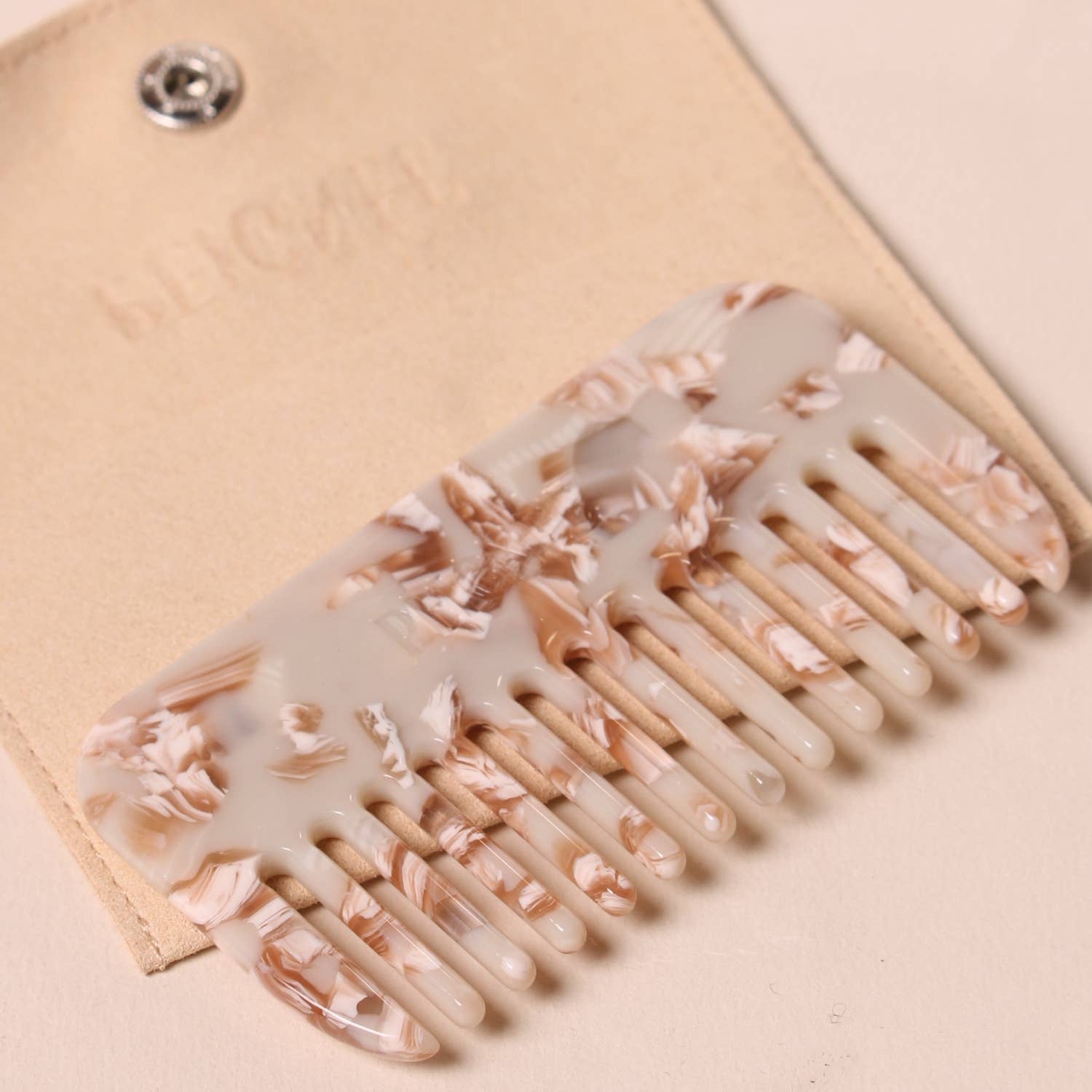 Travel comb - Nougat