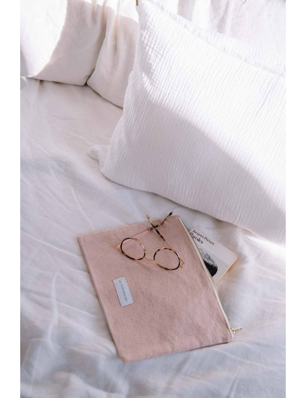 Les Pensionnaires Large Pouch in Delicate Pink