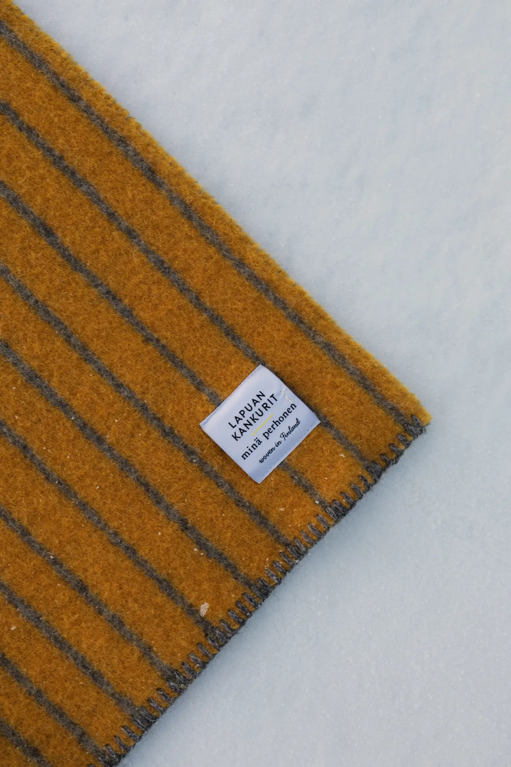 Aurora Wool Blanket — Grey-White