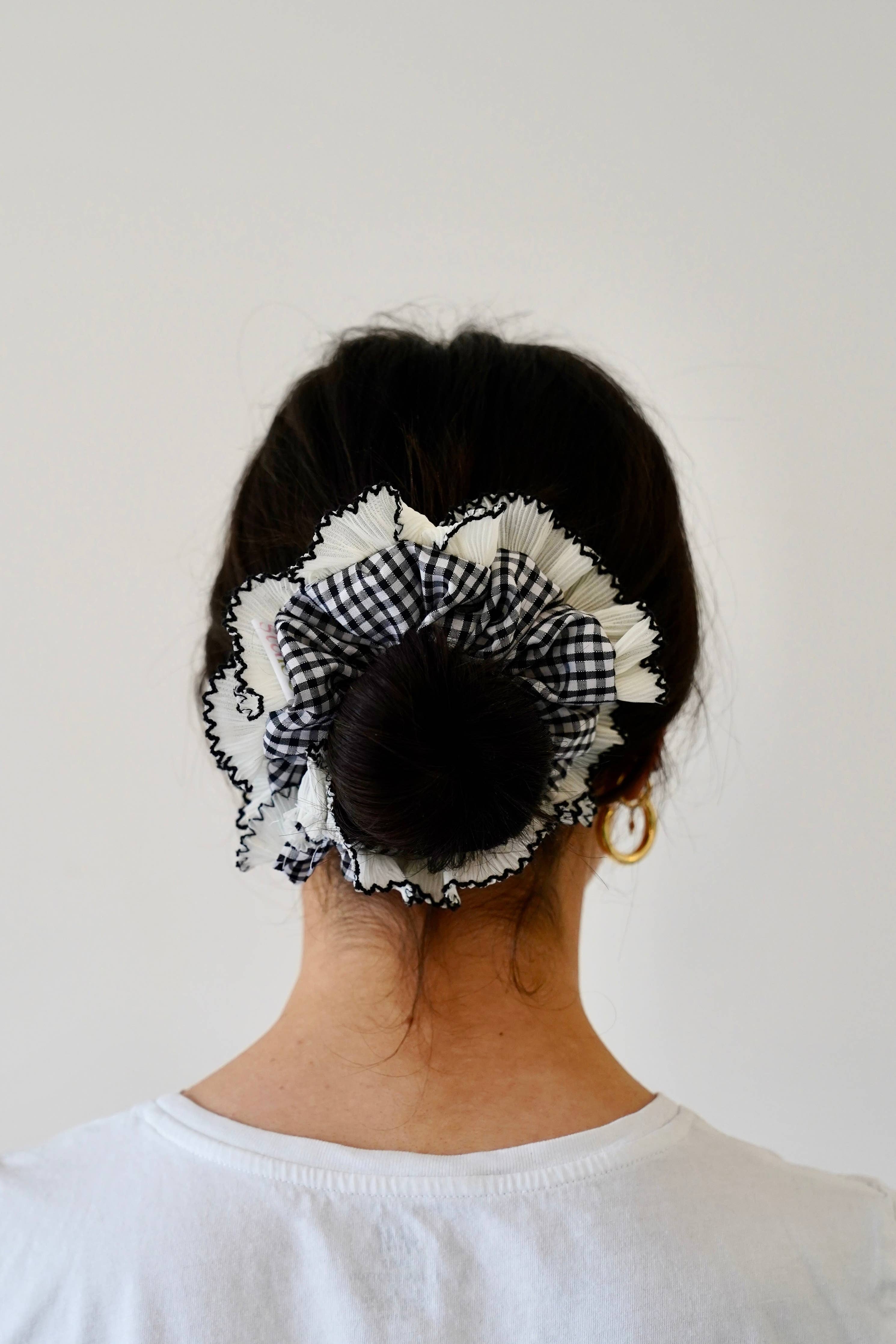 Black Kitty Scrunchie — Staise