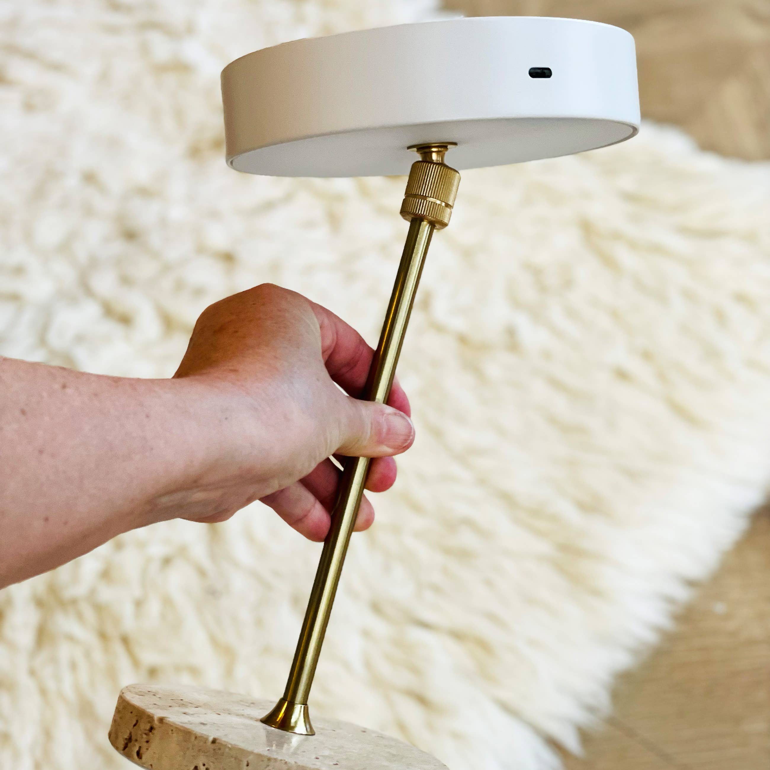 MOONLIGHT LED rechargeable tablelamp beige, brass,travertine