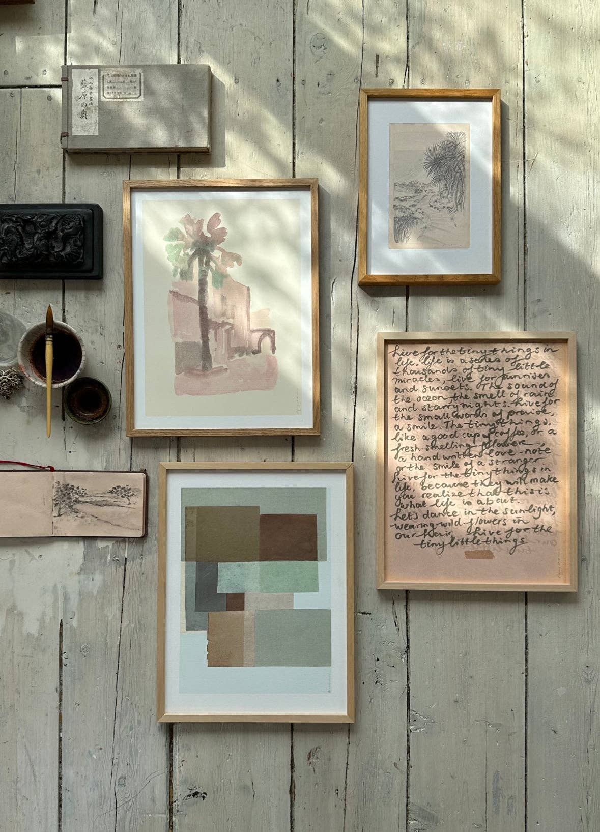 Framed Art Print "Tiny Little Things": 30cm x 40cm Tinystories