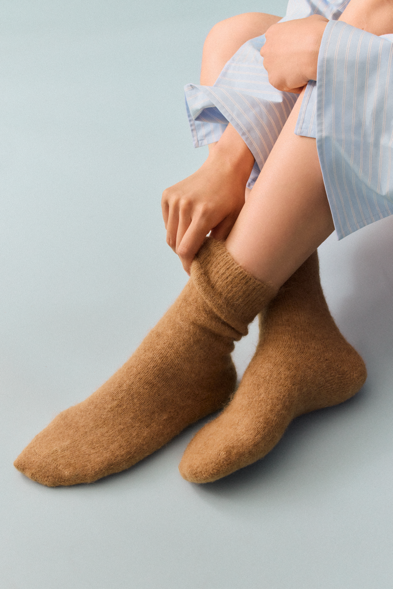 Biscuit Beige Ultra Soft Alpaca Bed Socks: Large (UK 11-13)