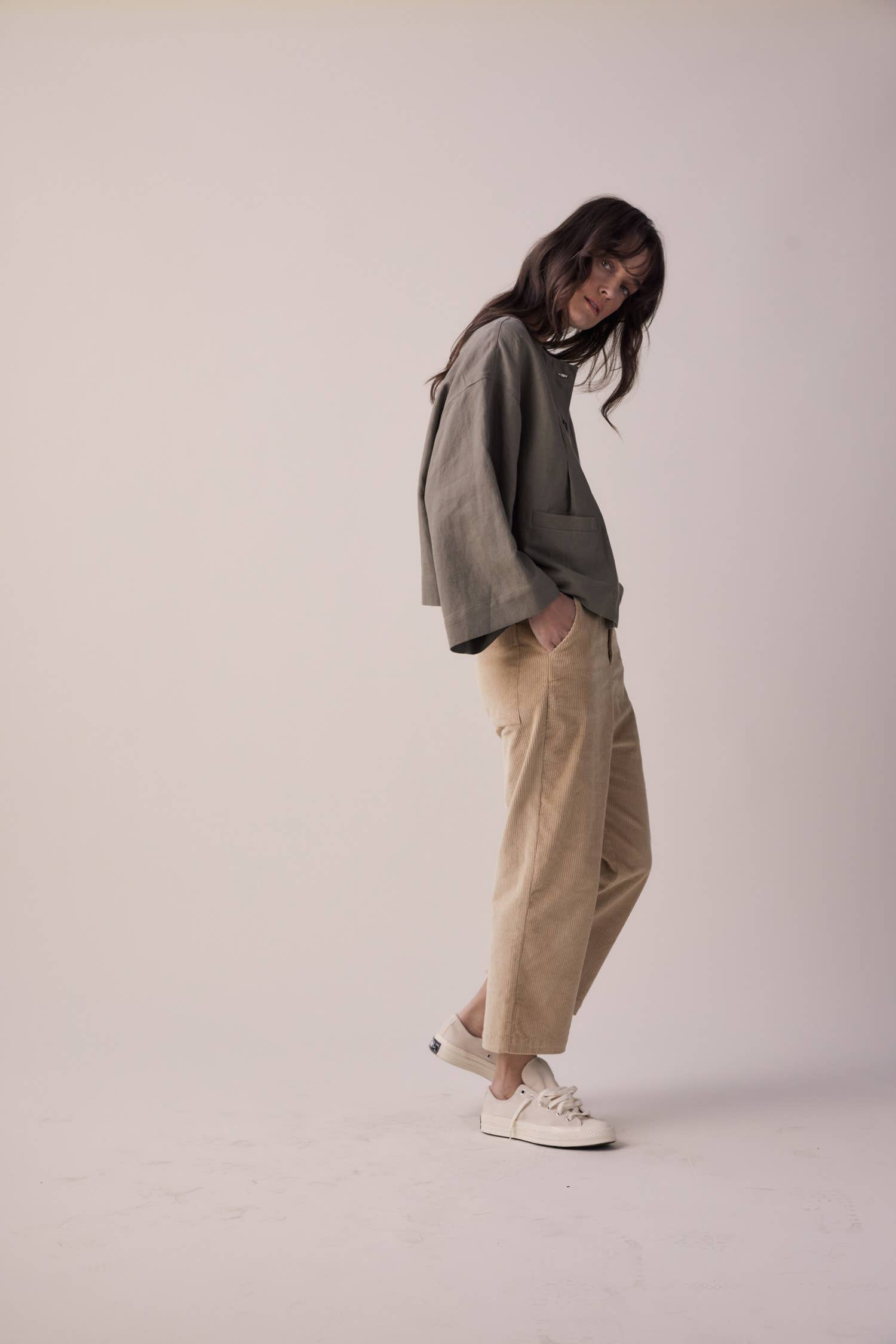 Cropped corduroy baggy pants: Dark beige / 97% Cotton 3% Spandex / Small