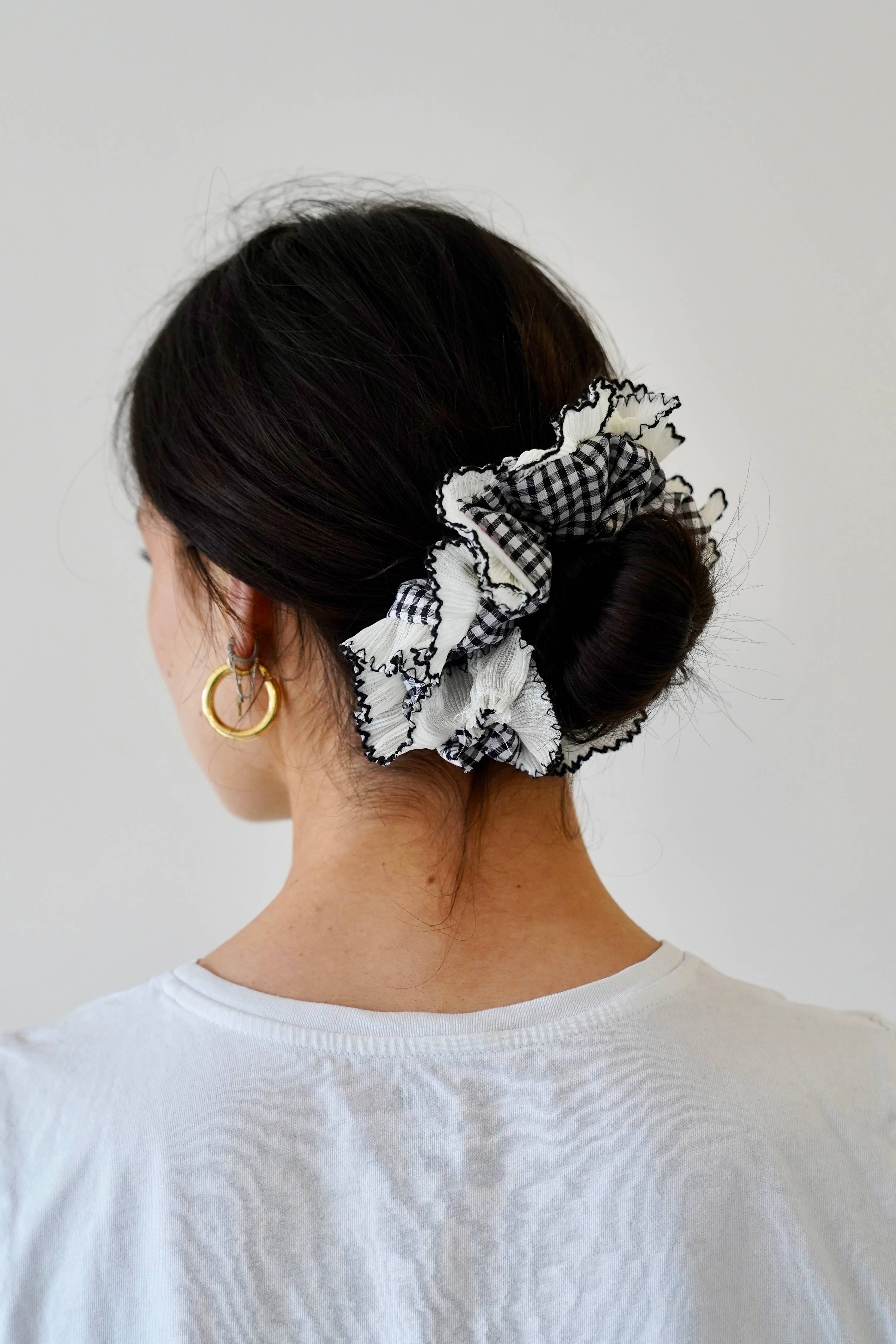 Black Kitty Scrunchie — Staise