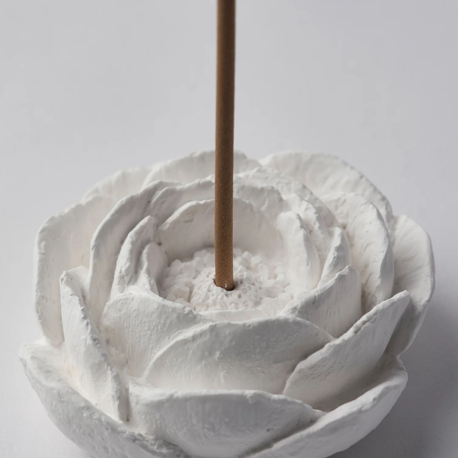 Plaster Incense Holder: Camellia Flower — Ballon