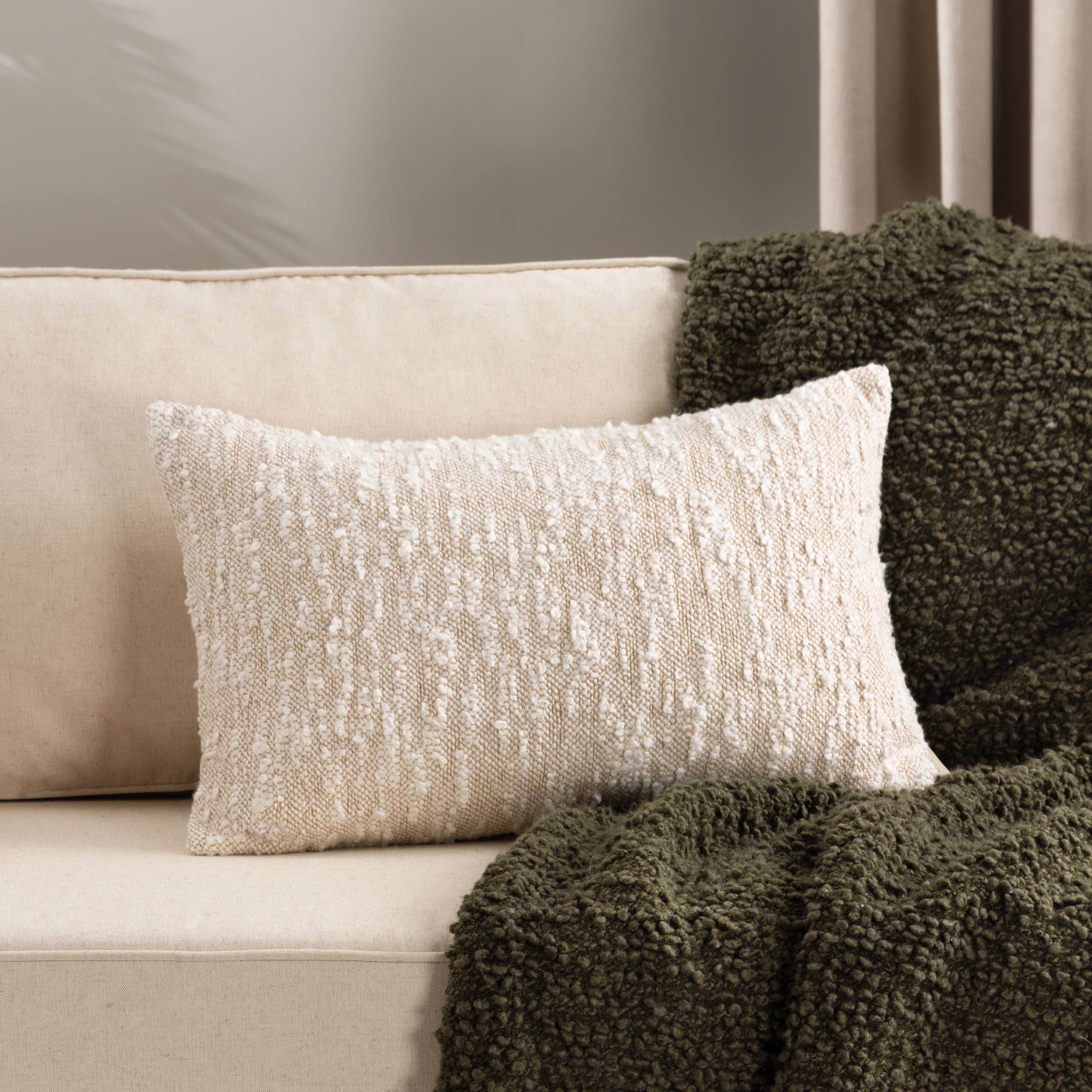 Eloise Cushion Natural: Natural / Feather Filled / 40 x 60cm