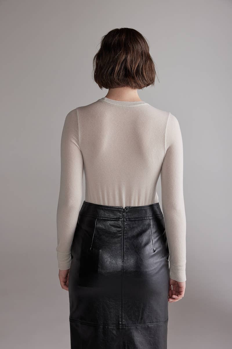Wool blend knit top: Off-White / Solid / M/L
