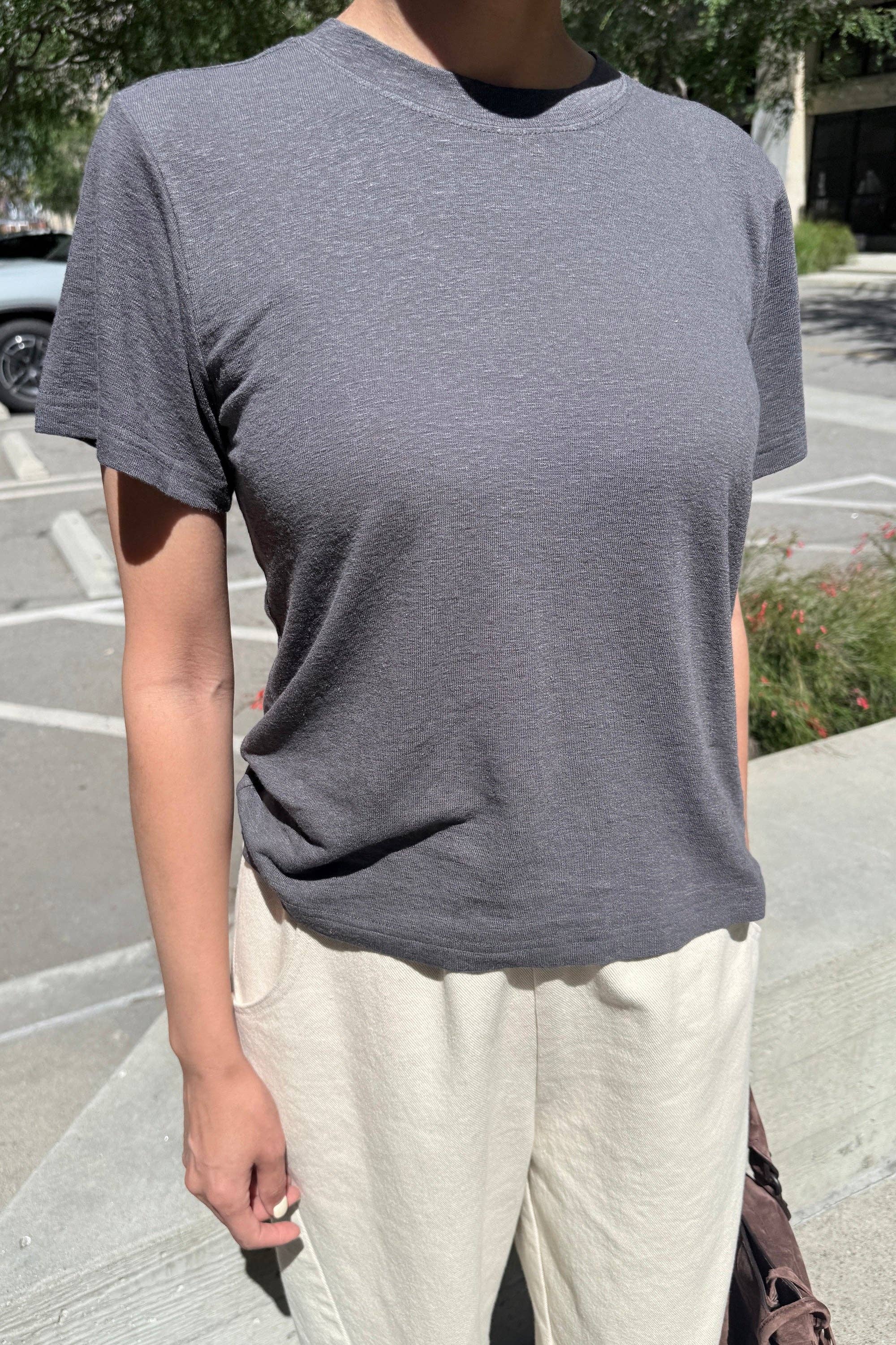 Bo Linen Blend Tee in Charcoal — Le Bon Shoppe