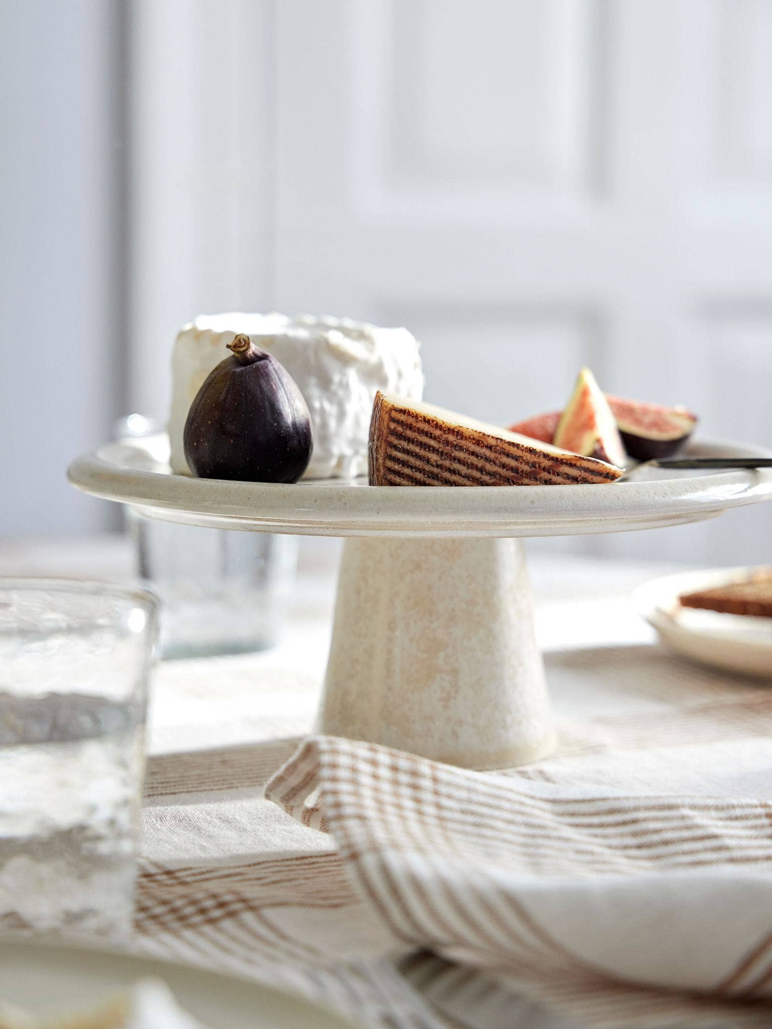 Granada serving stand - Tell Me More