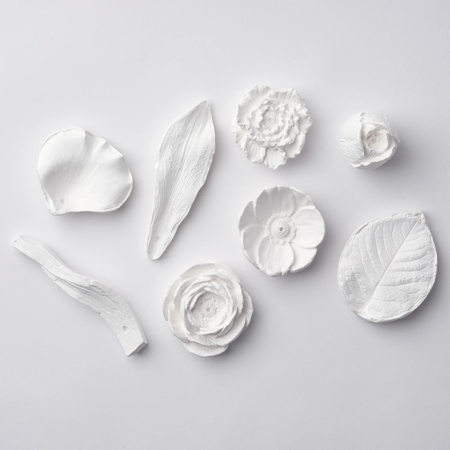 Plaster Incense Holder: Camellia Flower — Ballon