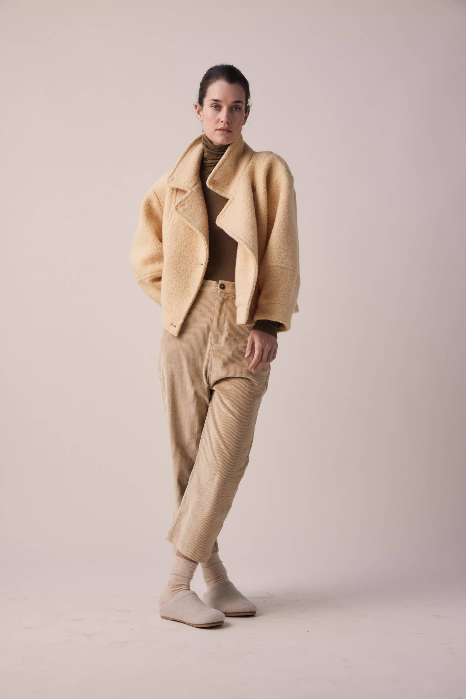 Cropped corduroy baggy pants: Dark beige / 97% Cotton 3% Spandex / Small