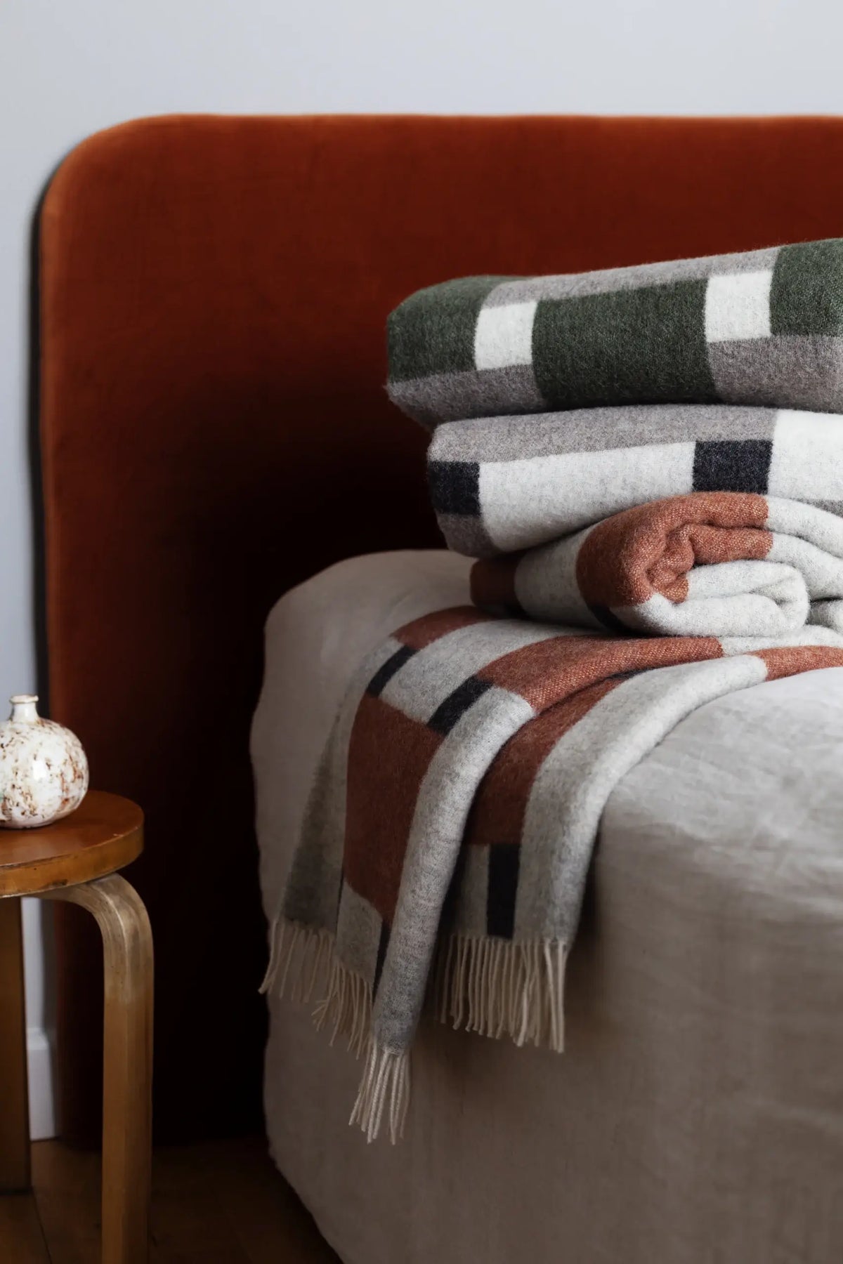 Punos Wool Blanket: Beige-Olive-White / 130 x 180 cm + Fringes