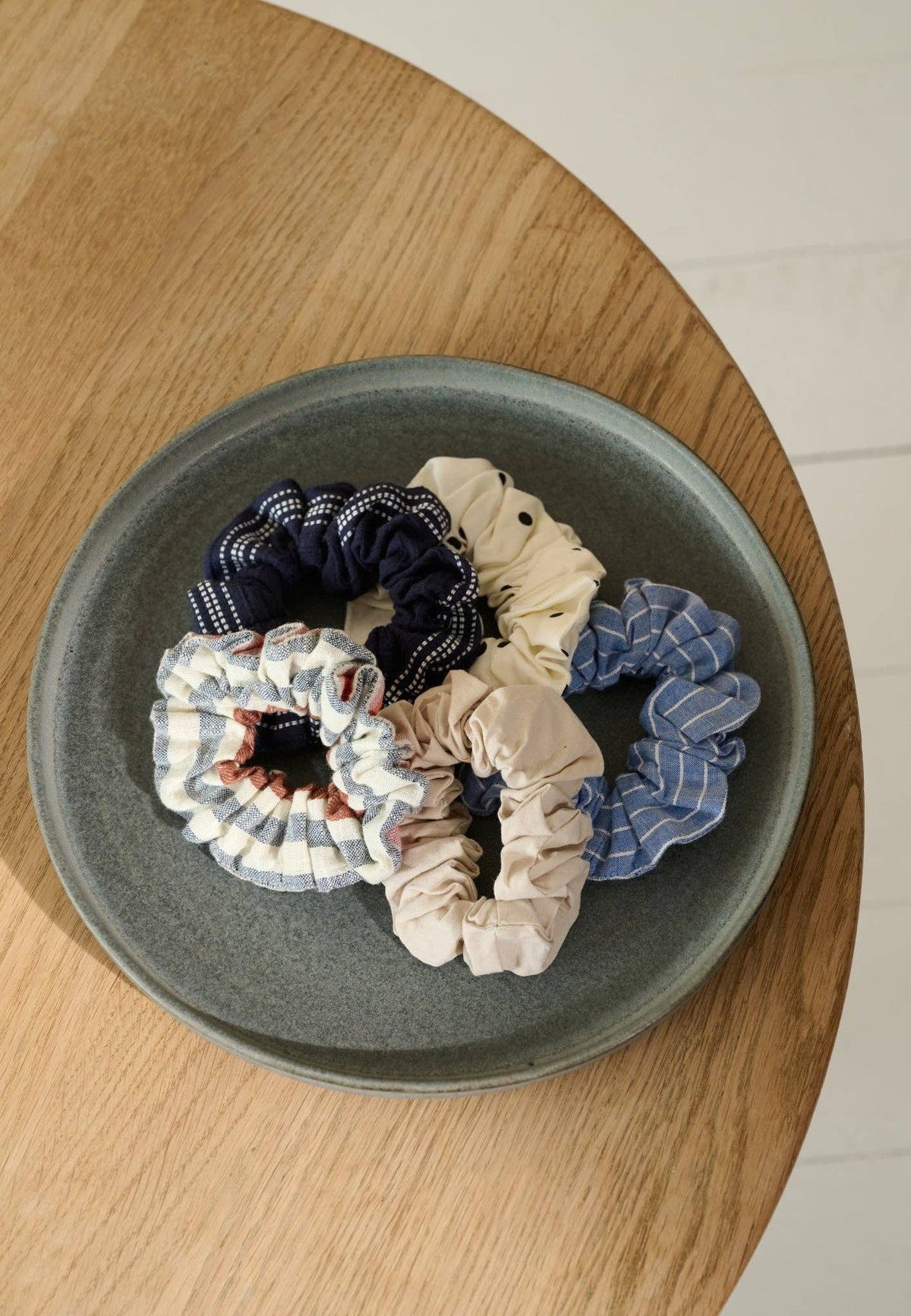 Less waste scrunchie: Multi stripe / One Size